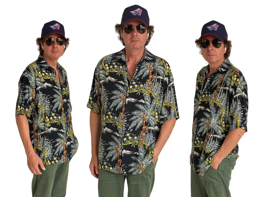 Size Small. Vintage 90s Hawaiian shirt - USA Vintage Bcn