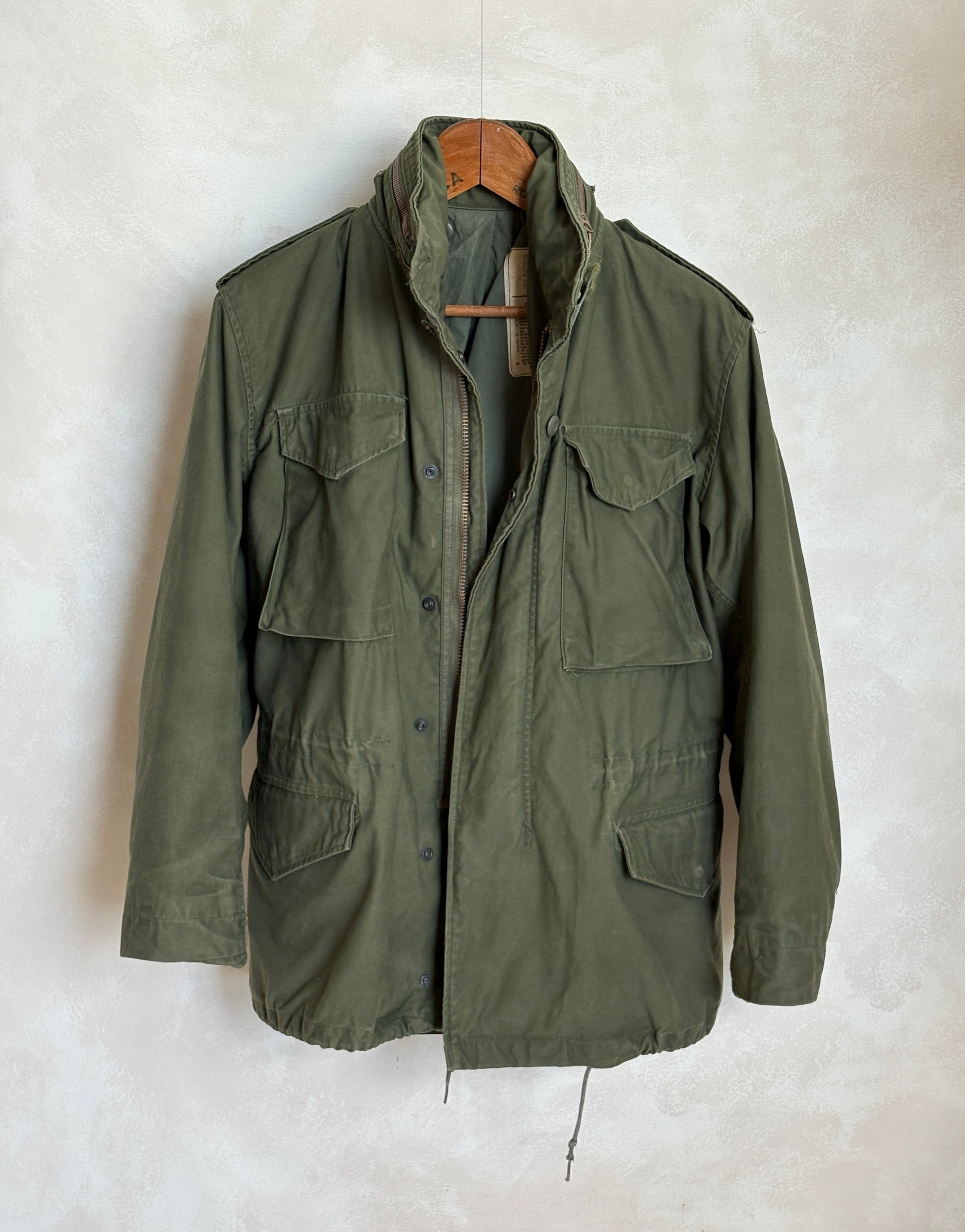 Small Regular – Authentic 1980 US Army M-65 Field Jacket Military by John Ownbey - USA Vintage Bcn