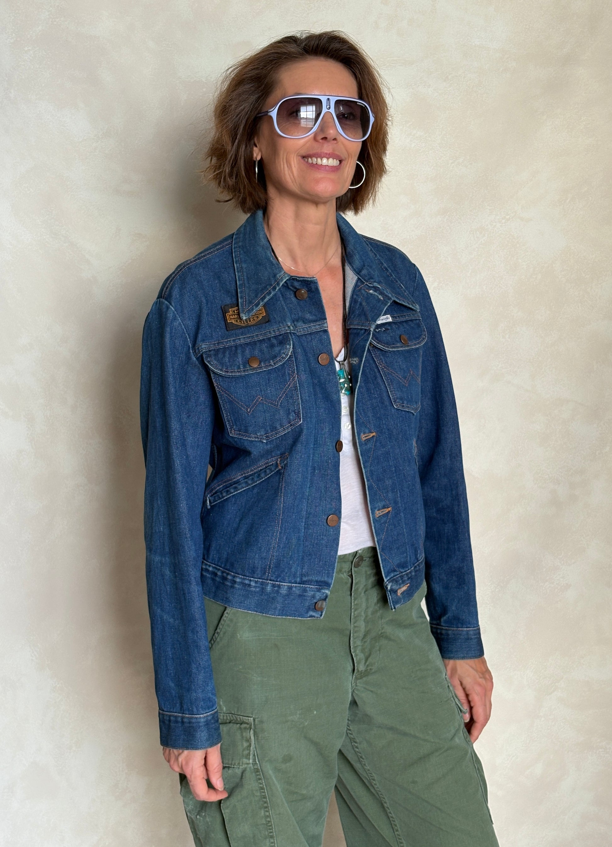 Size 36US / 46EU . Vintage 80s Wrangler Denim Jacket – 4 Pockets – Made in USA -Harley patch- - USA Vintage Bcn