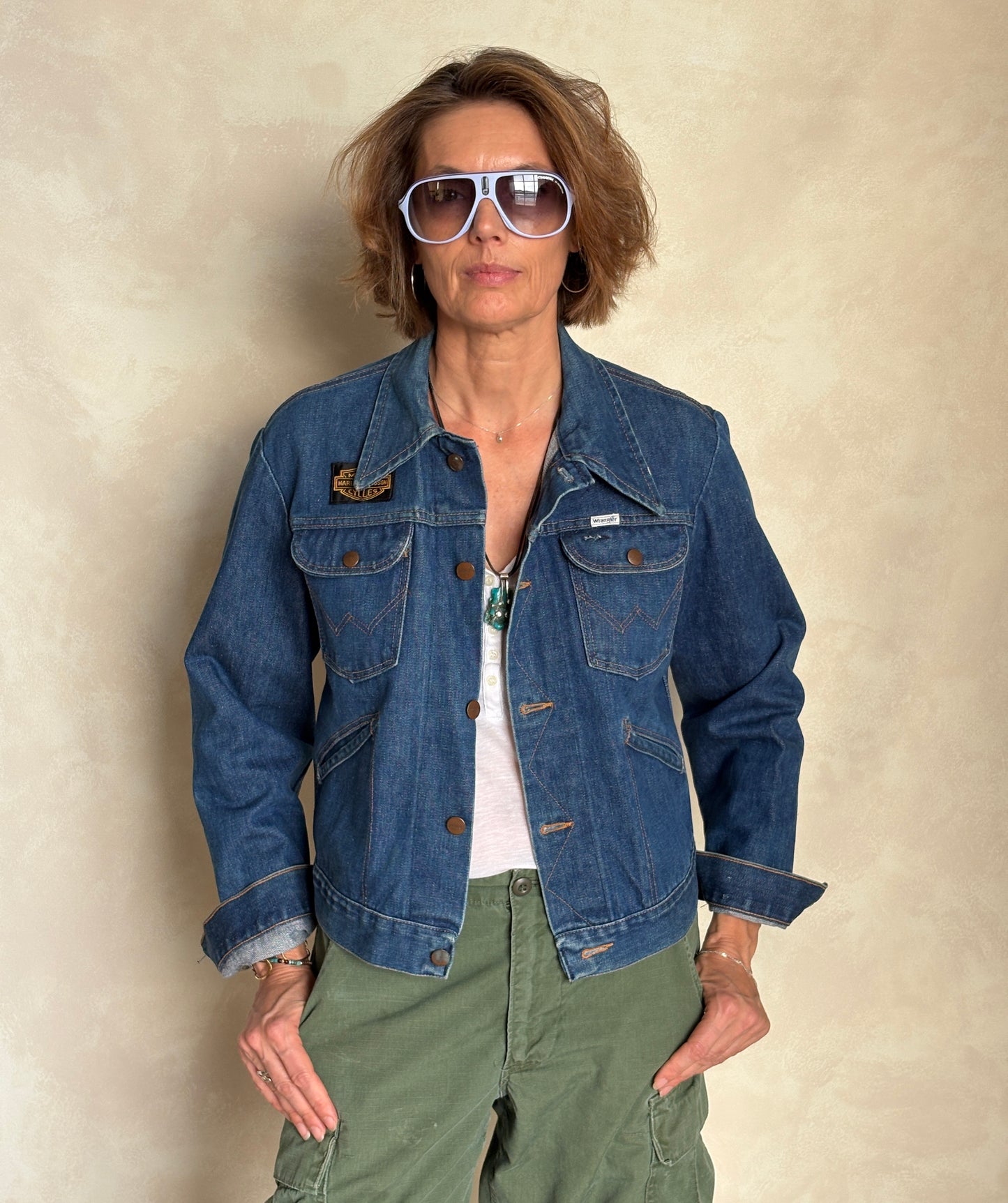 Size 36US / 46EU . Vintage 80s Wrangler Denim Jacket – 4 Pockets – Made in USA -Harley patch- - USA Vintage Bcn