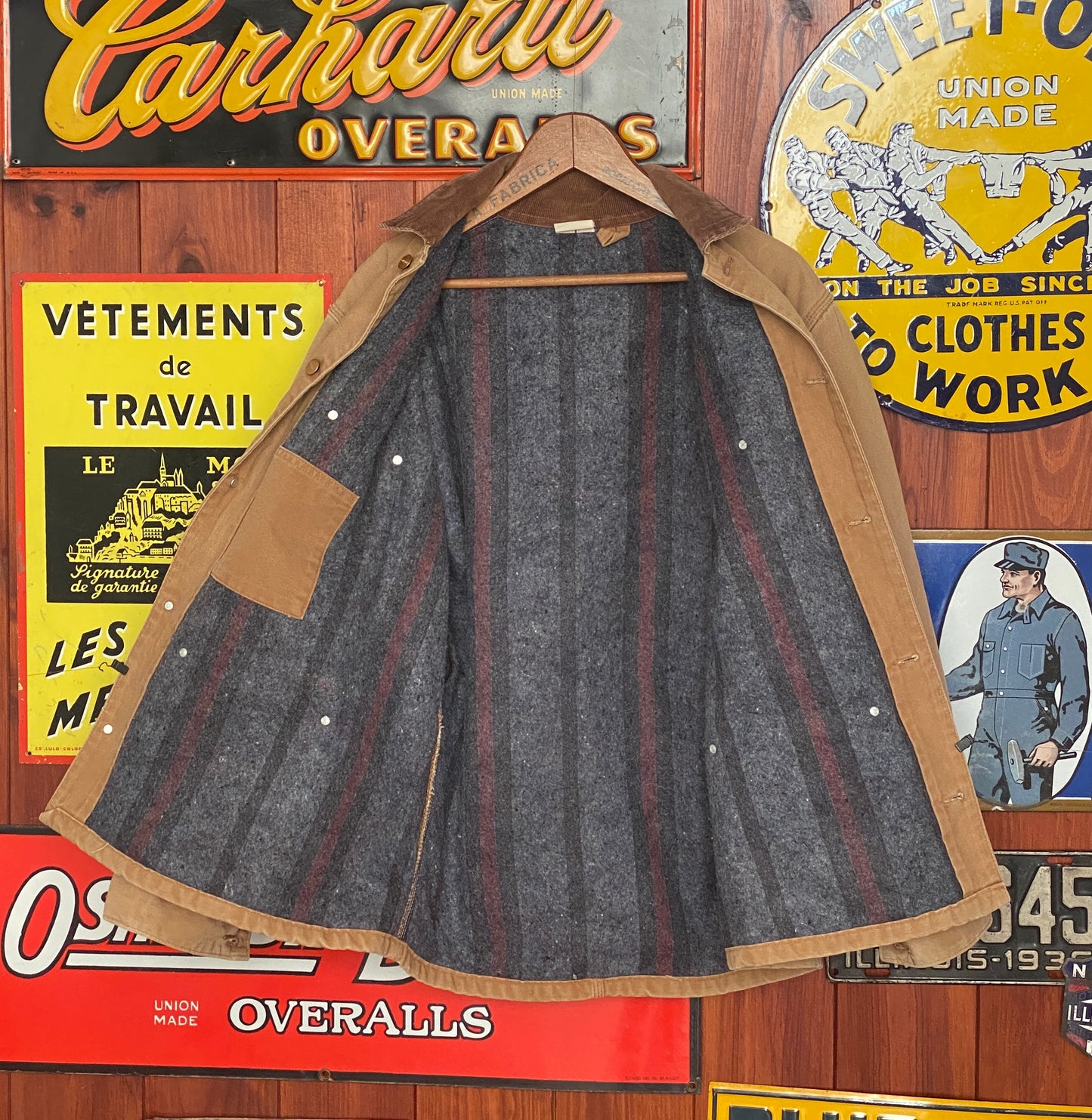 Size 44 US( 54EU ) Carhartt Blanket lined jacket MADE in USA - USA Vintage Bcn