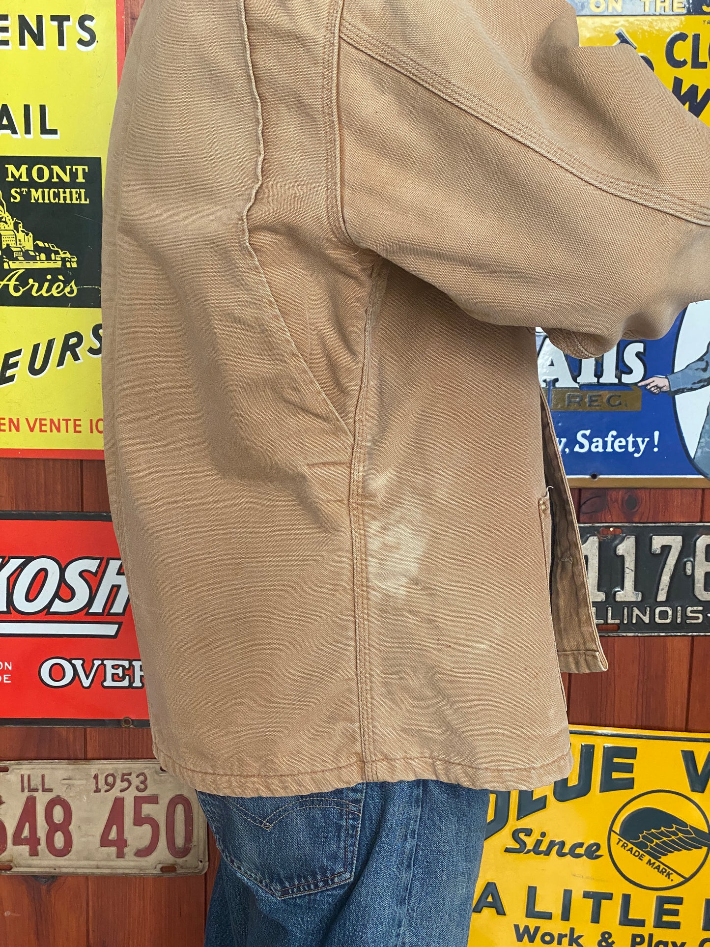 Size 44 US( 54EU ) Carhartt Blanket lined jacket MADE in USA - USA Vintage Bcn