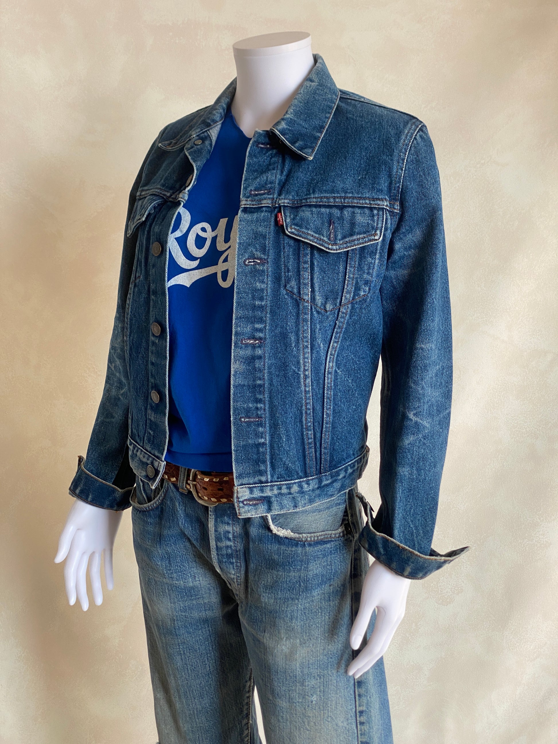 Size 34US / 44EU . Vintage 80s Levis 2 pockets jacket Made in France - USA Vintage Bcn