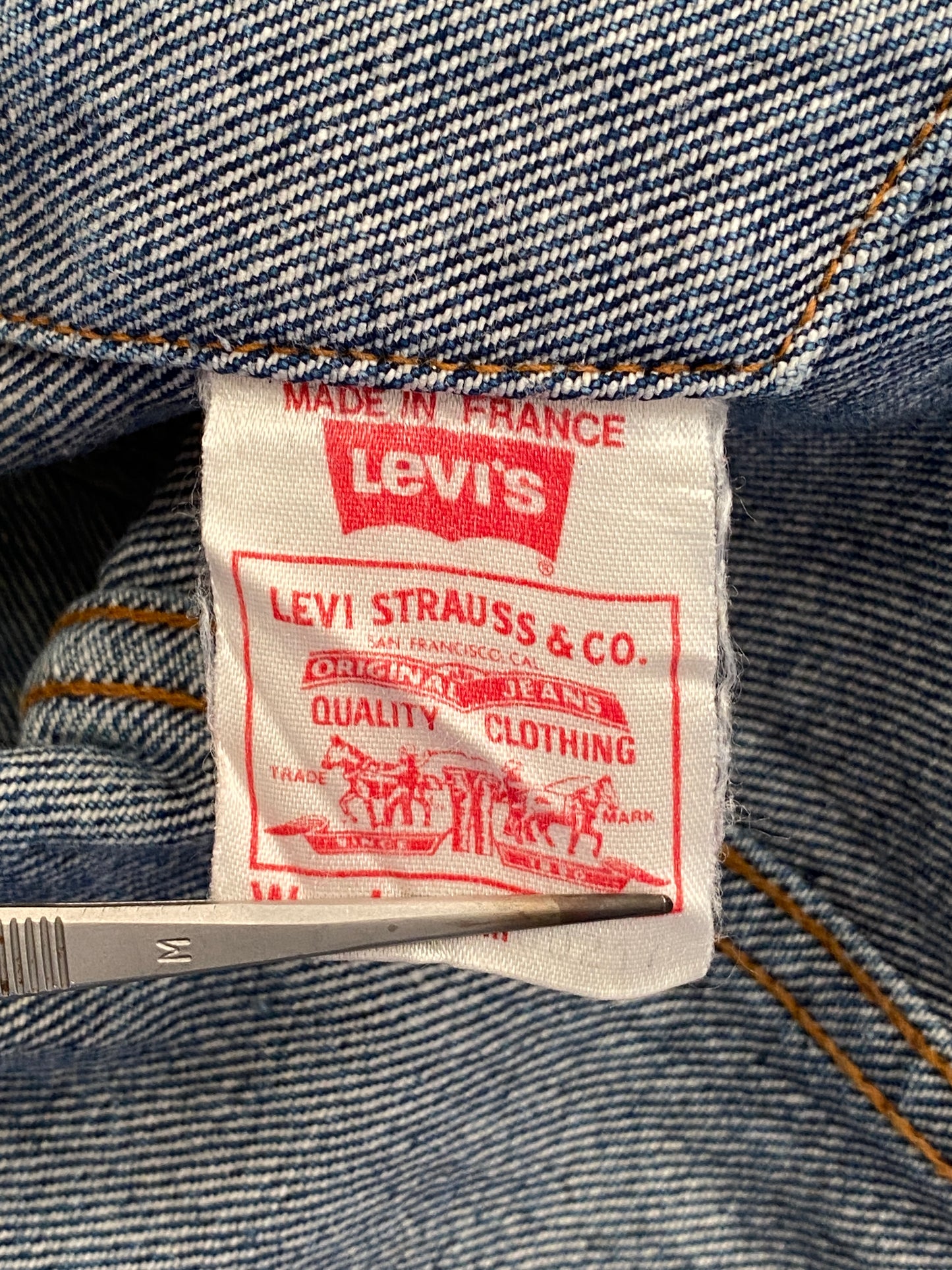 Size 34US / 44EU . Vintage 80s Levis 2 pockets jacket Made in France - USA Vintage Bcn