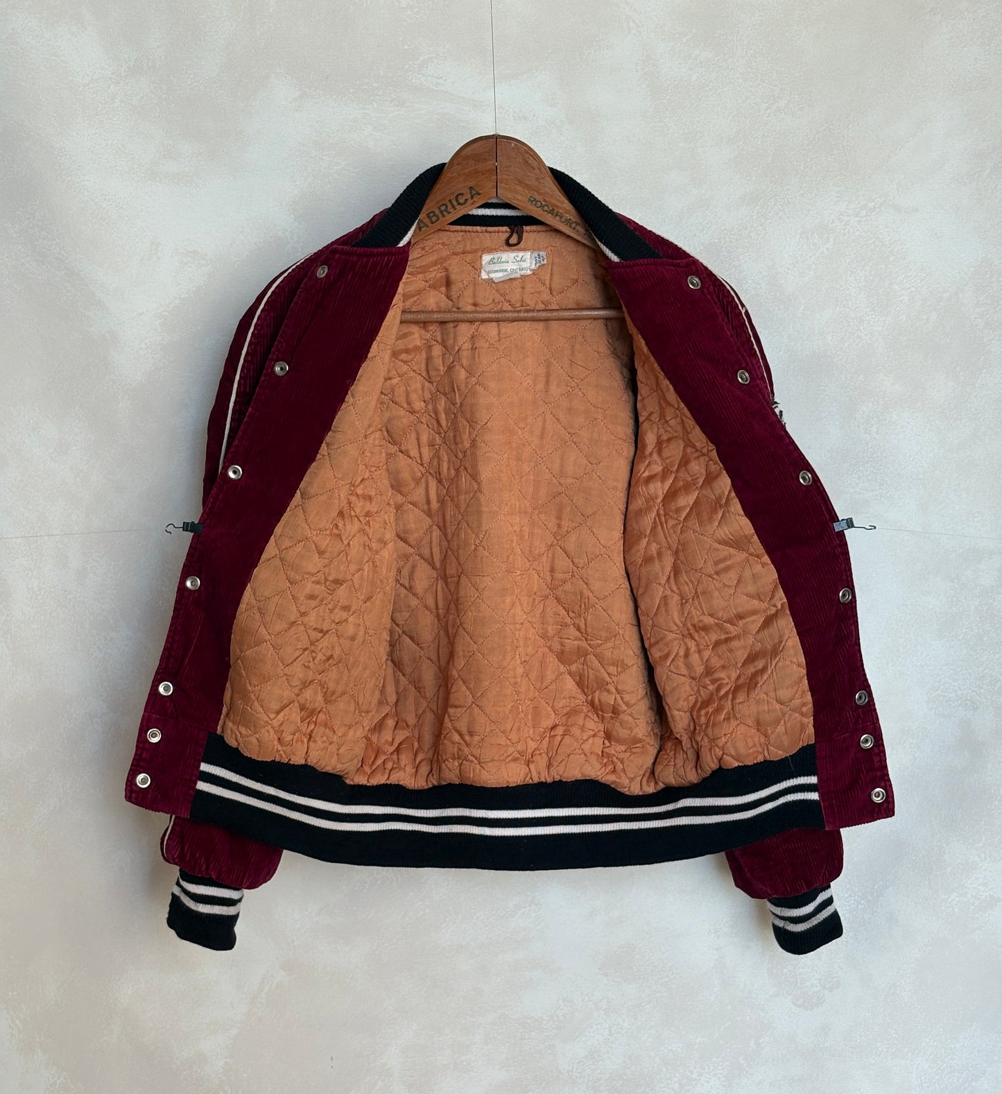 Size 34US / 44EU. Corduroy 70s varsity hockey jacket Made in Canada - USA Vintage Bcn