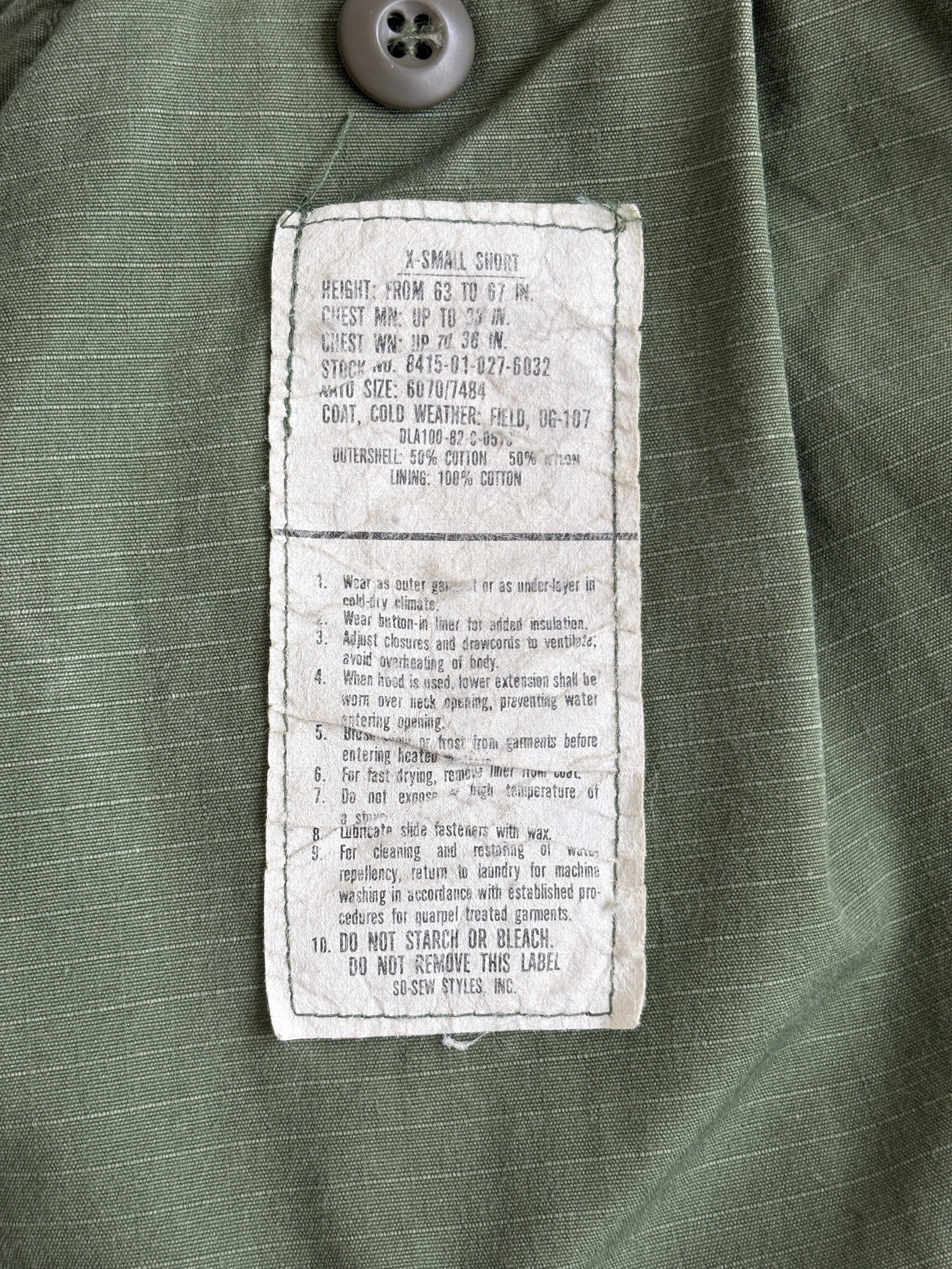X Small Short. Authentic 1982 US Army M-65 field jacket Military - USA Vintage Bcn