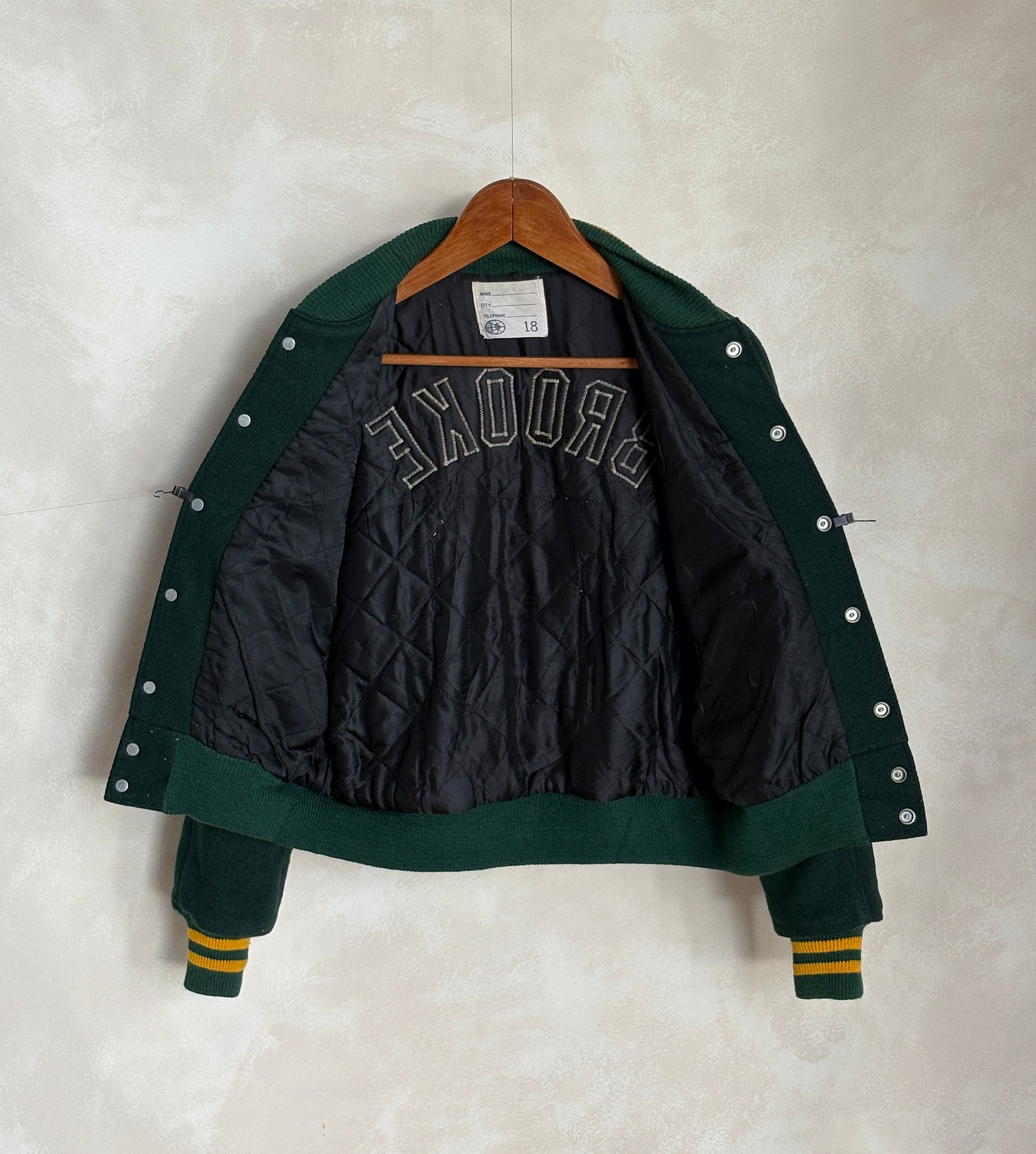 Size 18. Green Vintage 70s varsity jacket Made in USA - USA Vintage Bcn