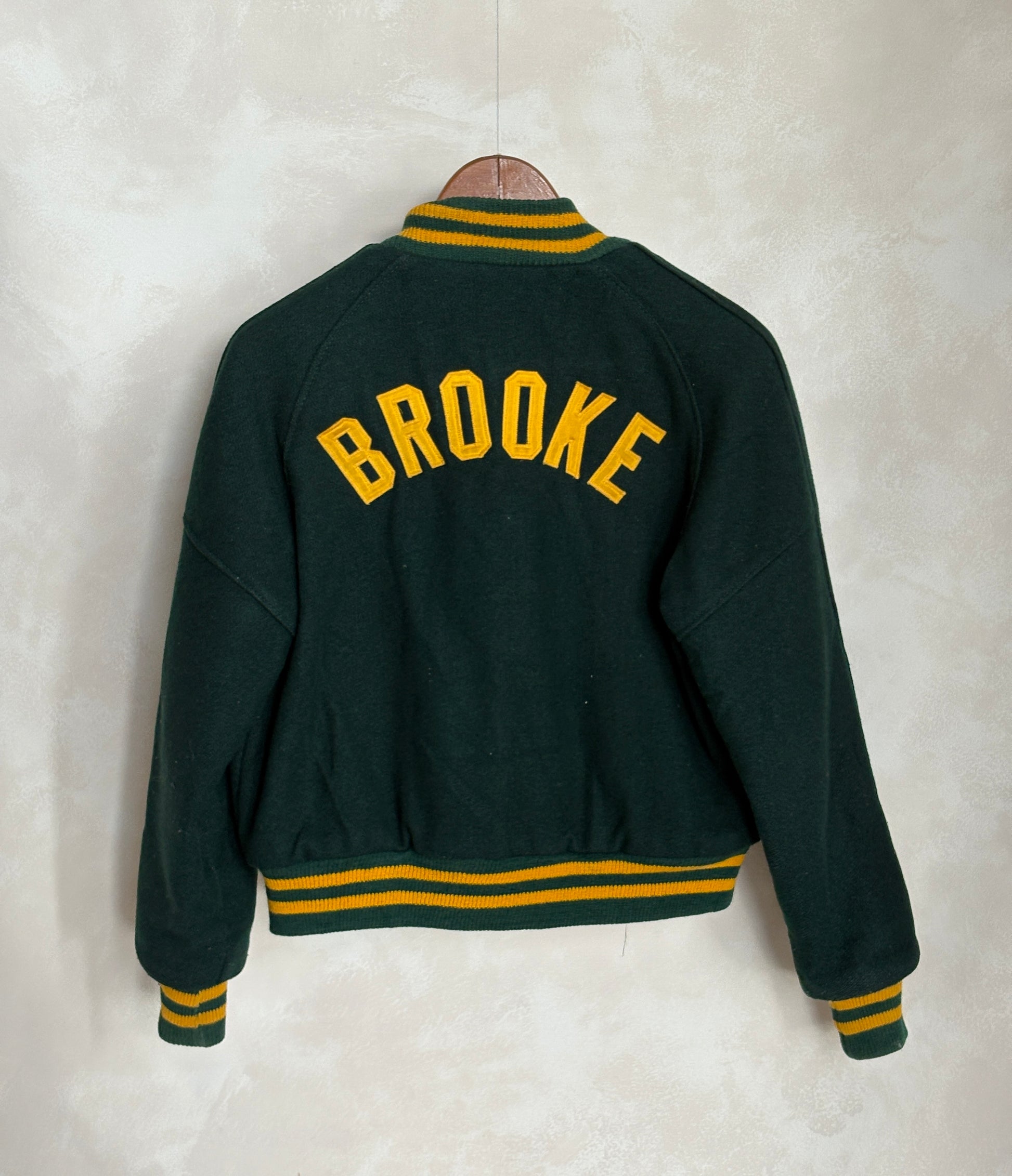 Size 18. Green Vintage 70s varsity jacket Made in USA - USA Vintage Bcn