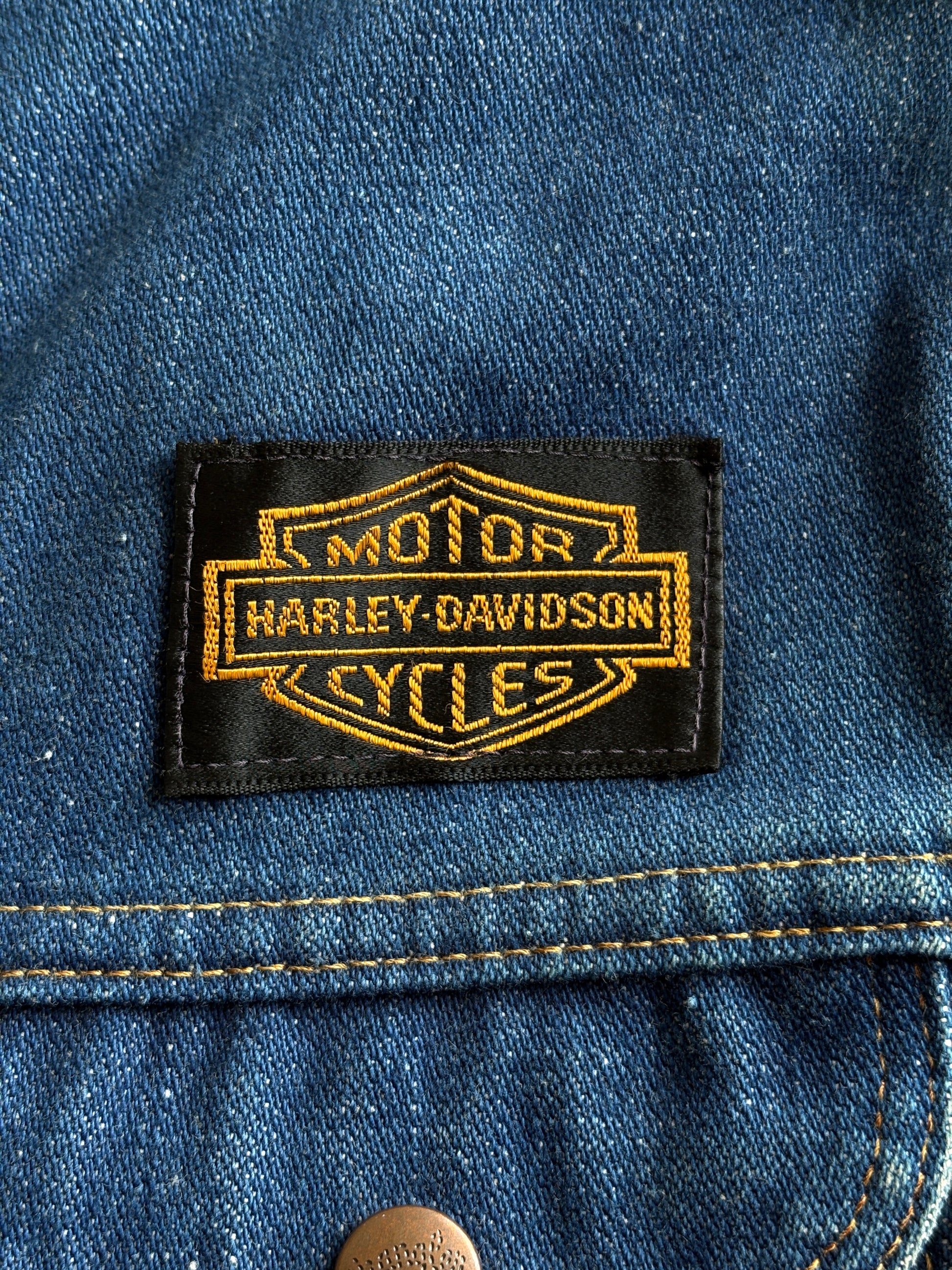Size 36US / 46EU . Vintage 80s Wrangler Denim Jacket – 4 Pockets – Made in USA -Harley patch- - USA Vintage Bcn