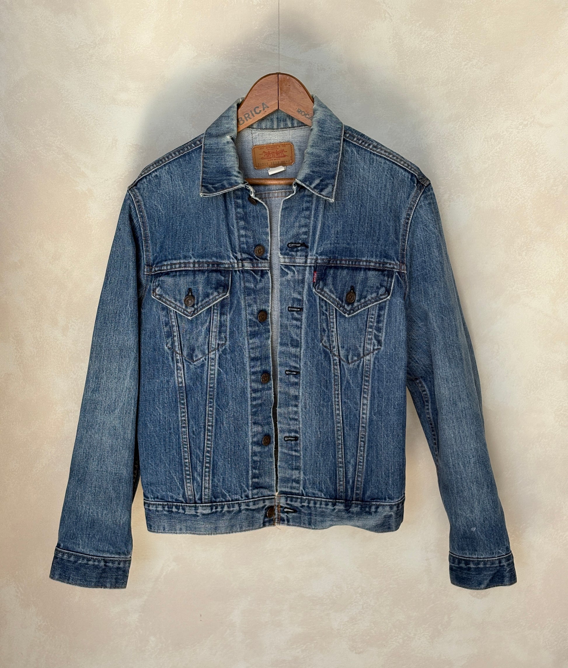 Size 42US / 52EU. Vintage 70s 2 pocket Levi’s Denim Jacket 70505 – Double Stitch, Made in USA - USA Vintage Bcn