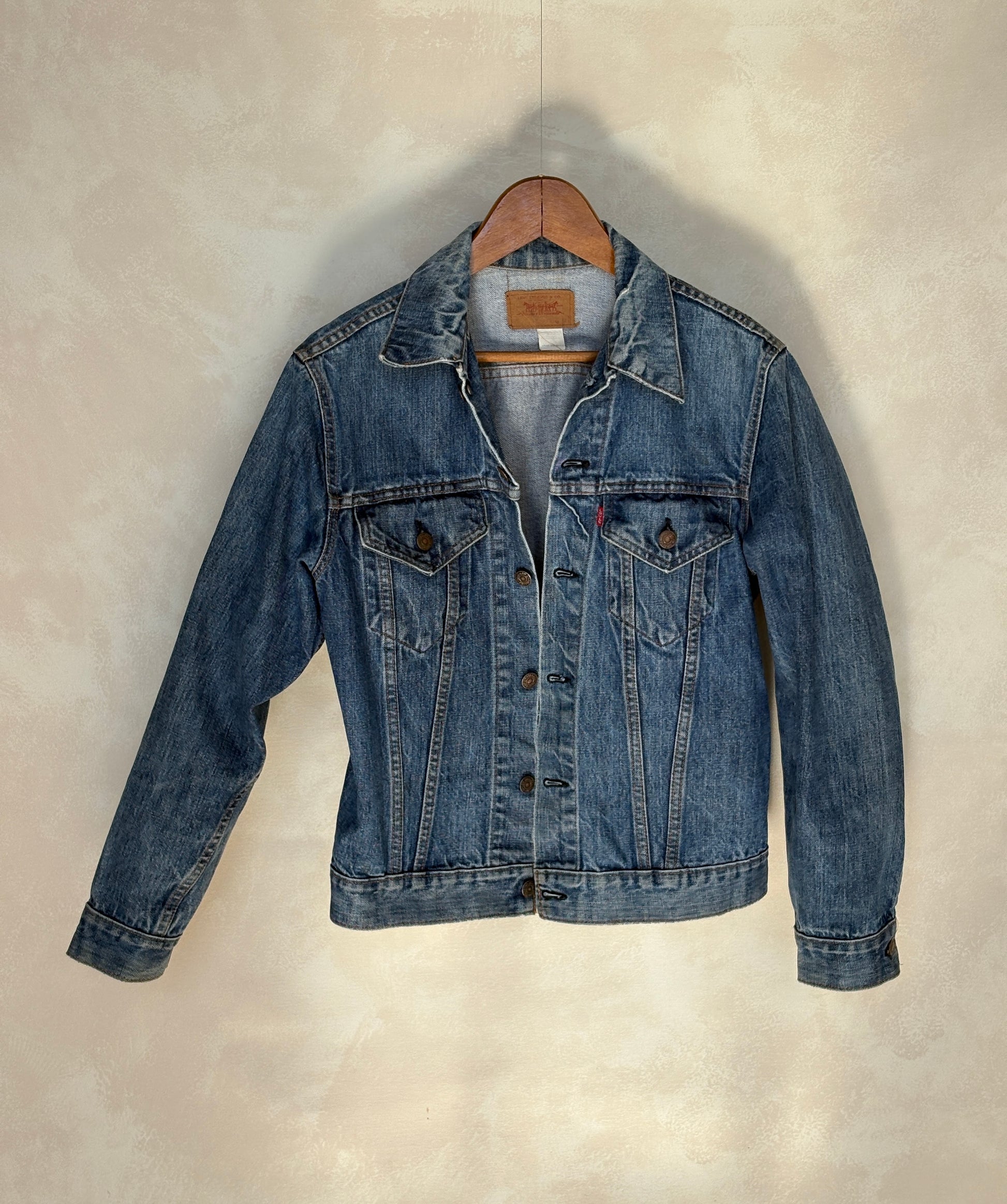 Size 40US Short / 50EU. Vintage Early 70s 2 pocket Levi’s Denim Jacket 70505 – Single Stitch, Made in USA - USA Vintage Bcn