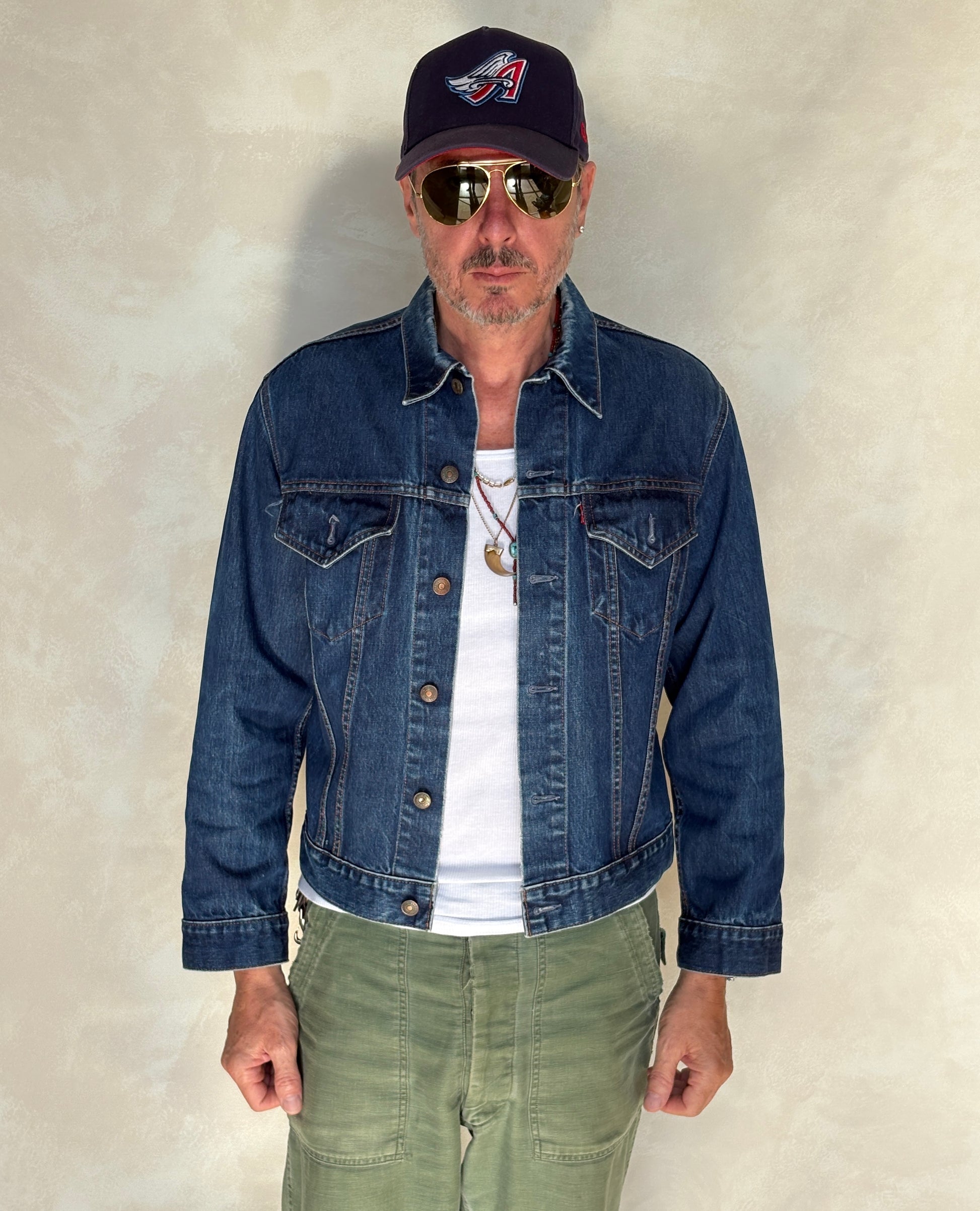 Size 40US / 50EU. Vintage Early 70s 2 pocket Levi’s Denim Jacket 70505 – Single Stitch, Made in MACAU - USA Vintage Bcn