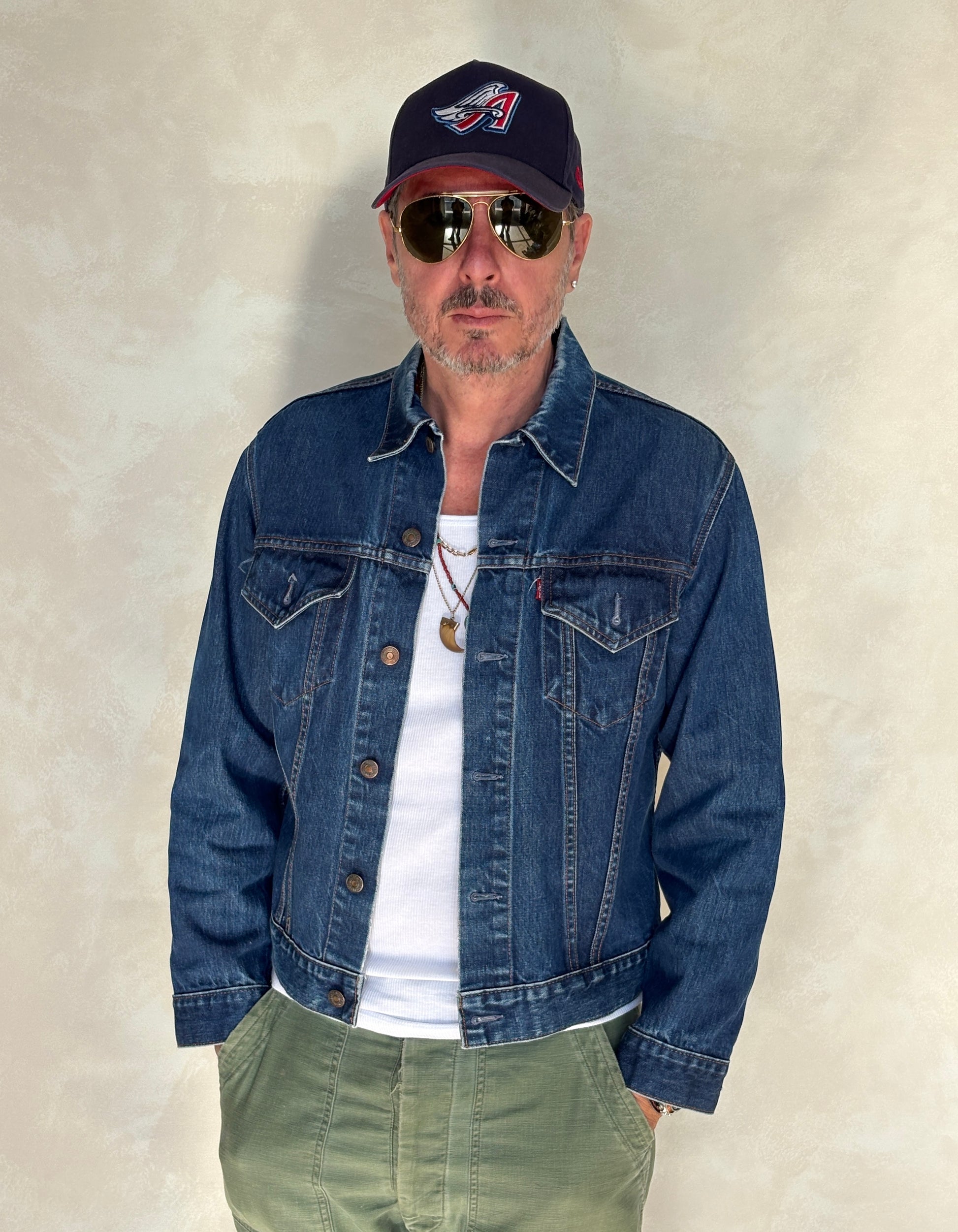 Size 40US / 50EU. Vintage Early 70s 2 pocket Levi’s Denim Jacket 70505 – Single Stitch, Made in MACAU - USA Vintage Bcn