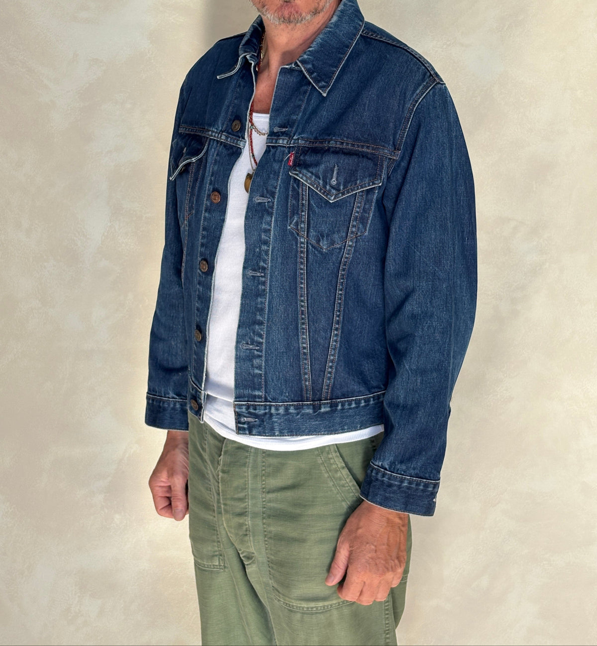 Size 40US / 50EU. Vintage Early 70s 2 pocket Levi’s Denim Jacket 70505 – Single Stitch Made in MACAU-AJ357 Studio
