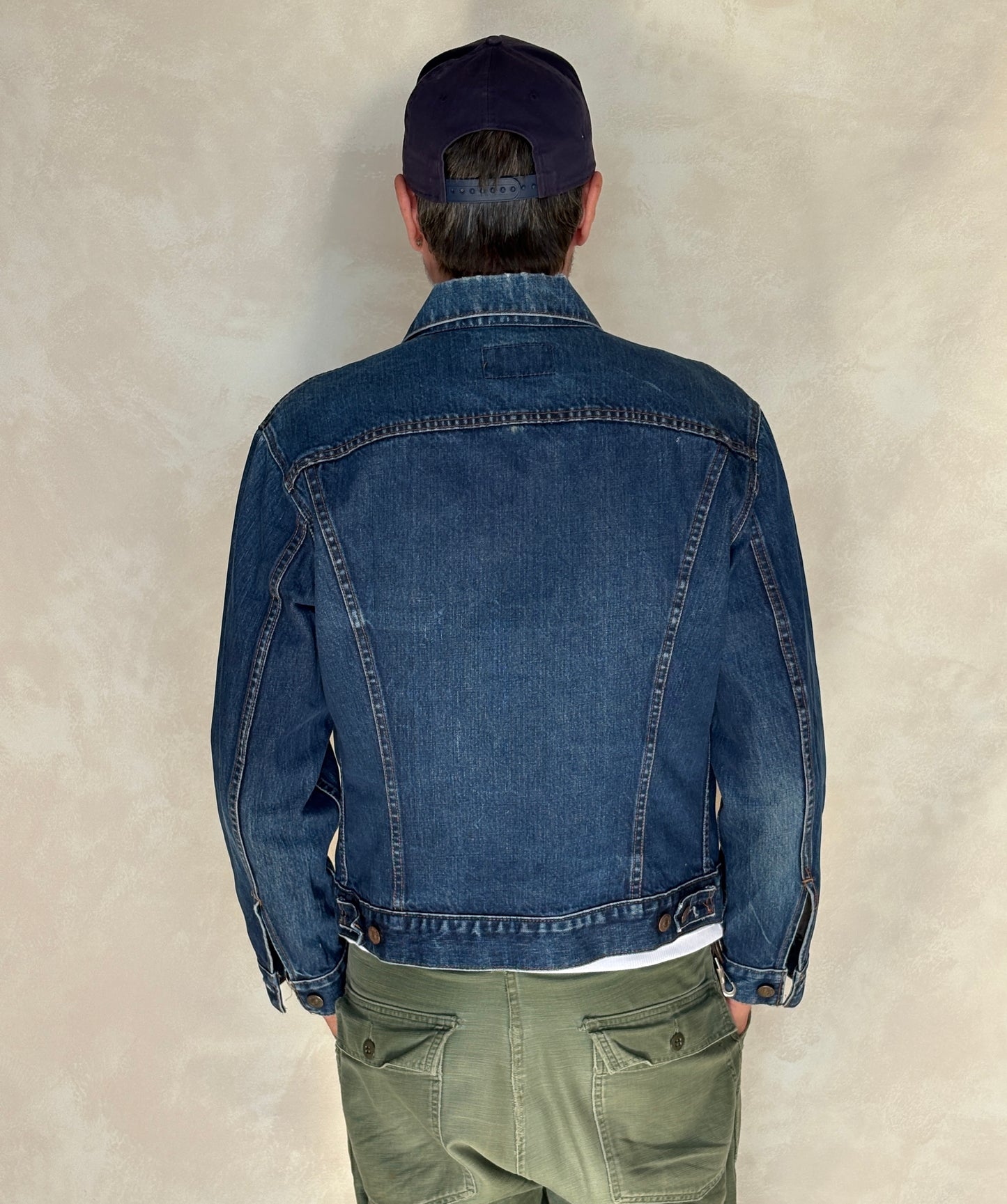 Size 40US / 50EU. Vintage Early 70s 2 pocket Levi’s Denim Jacket 70505 – Single Stitch, Made in MACAU - USA Vintage Bcn