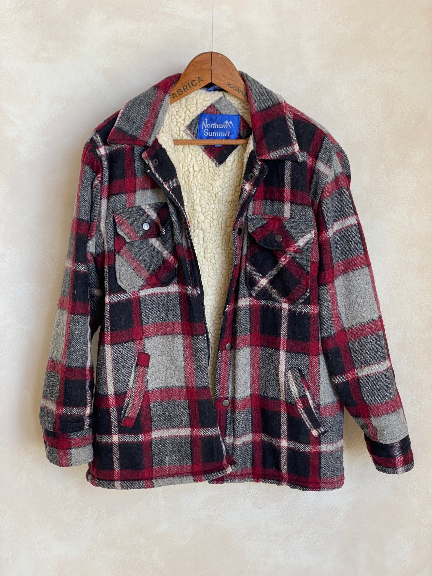 Large. Heavy plaid zipper jacket made by Northern Summit - USA Vintage Bcn
