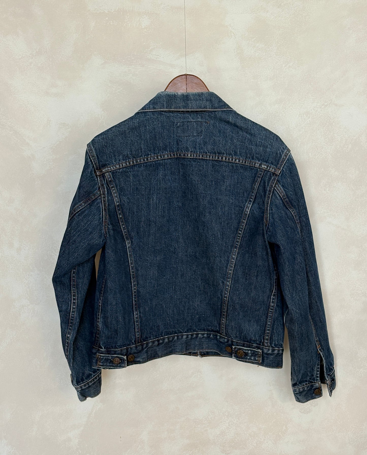 Size 40US / 50EU. Vintage Early 70s 2 pocket Levi’s Denim Jacket 70505 – Single Stitch, Made in USA - USA Vintage Bcn