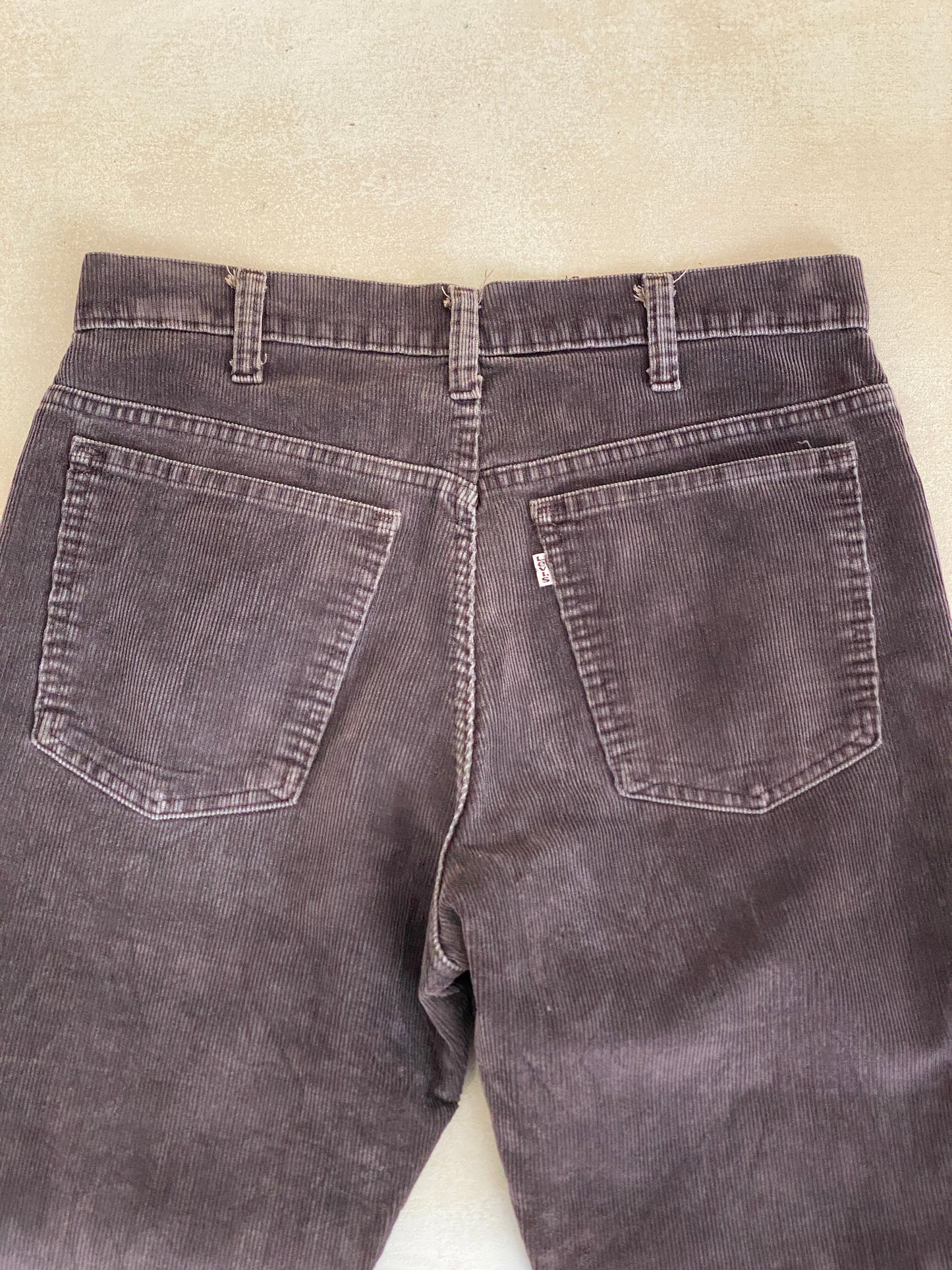 32X32 Vintage Levi’s 519 corduroy pants Made in USA - USA Vintage Bcn
