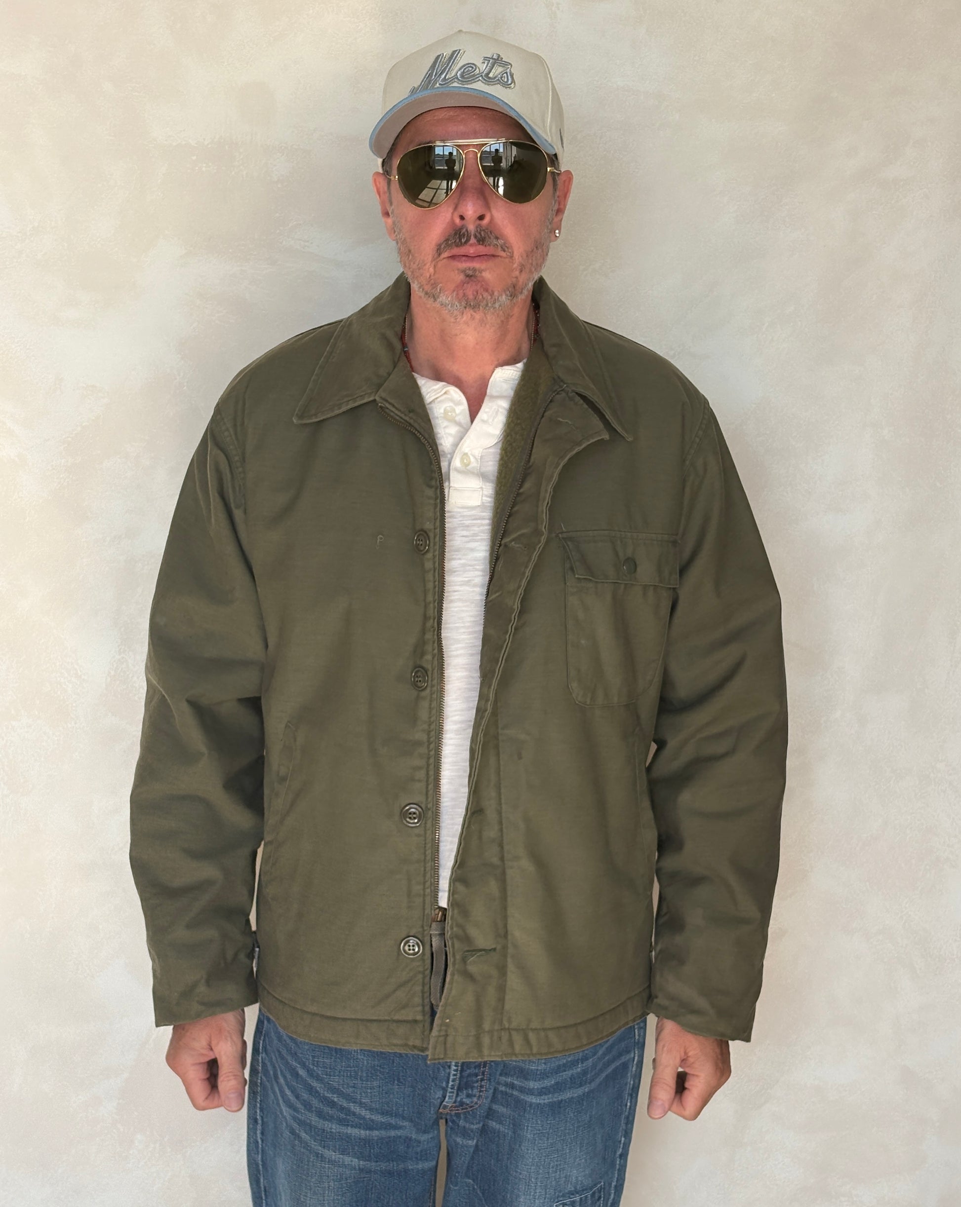 Large . Authentic 1985 USN A-2 deck jacket US Navy - USA Vintage Bcn