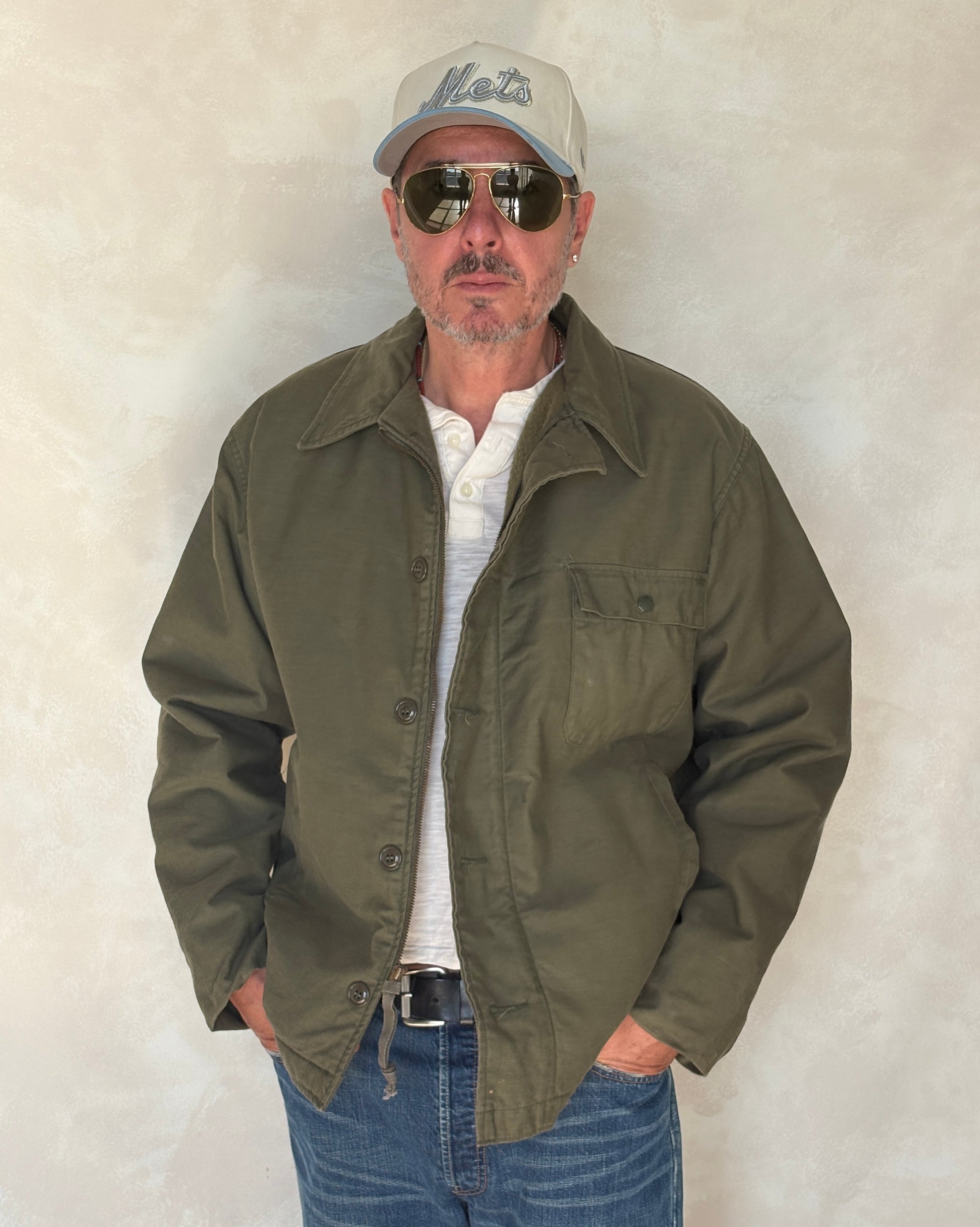 Large . Authentic 1985 USN A-2 deck jacket US Navy - USA Vintage Bcn
