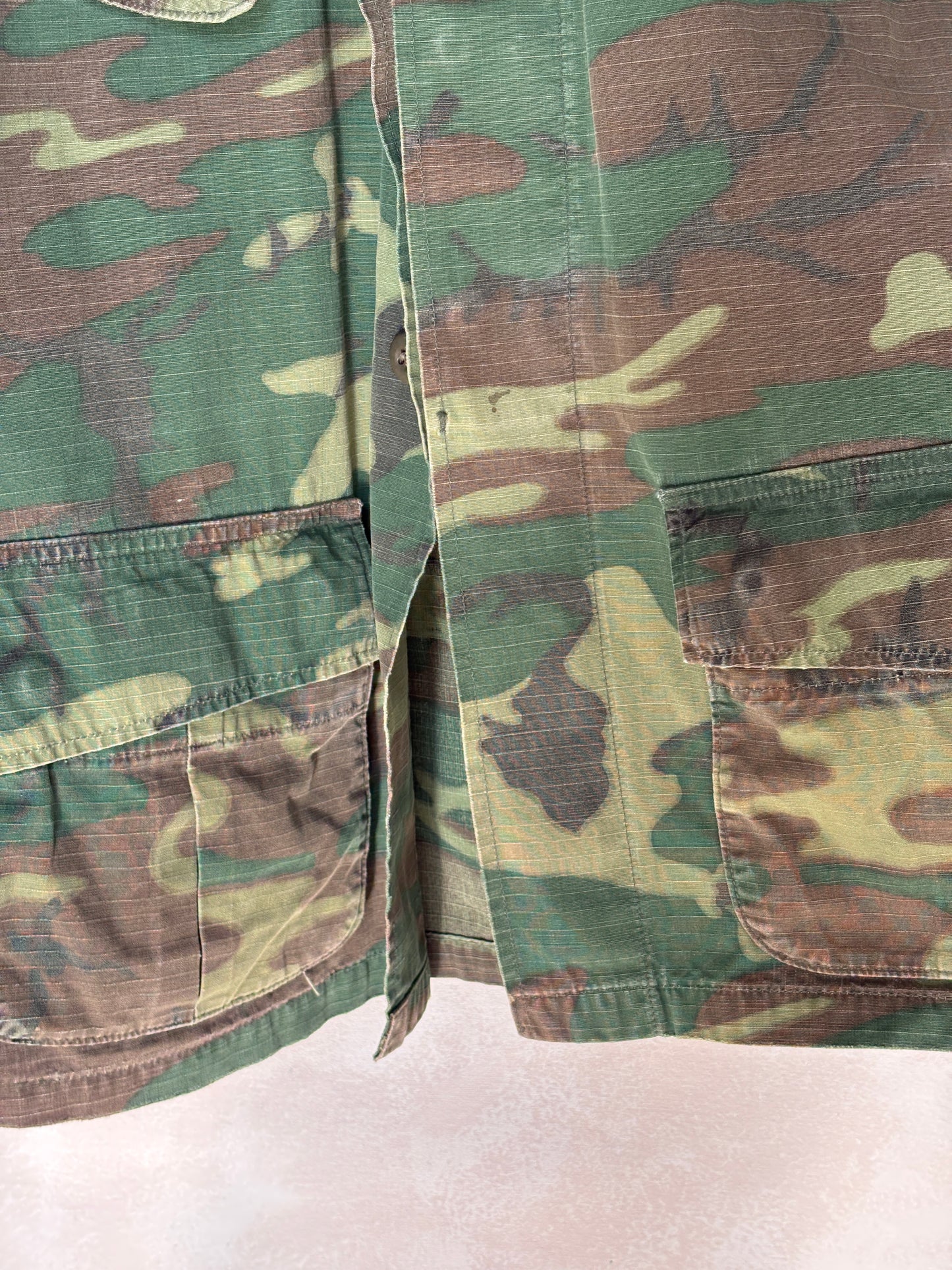 Small Reg. Authentic USMC 1969 US Army vintage Erld camouflage Vietnam jungle jacket. Military - USA Vintage Bcn