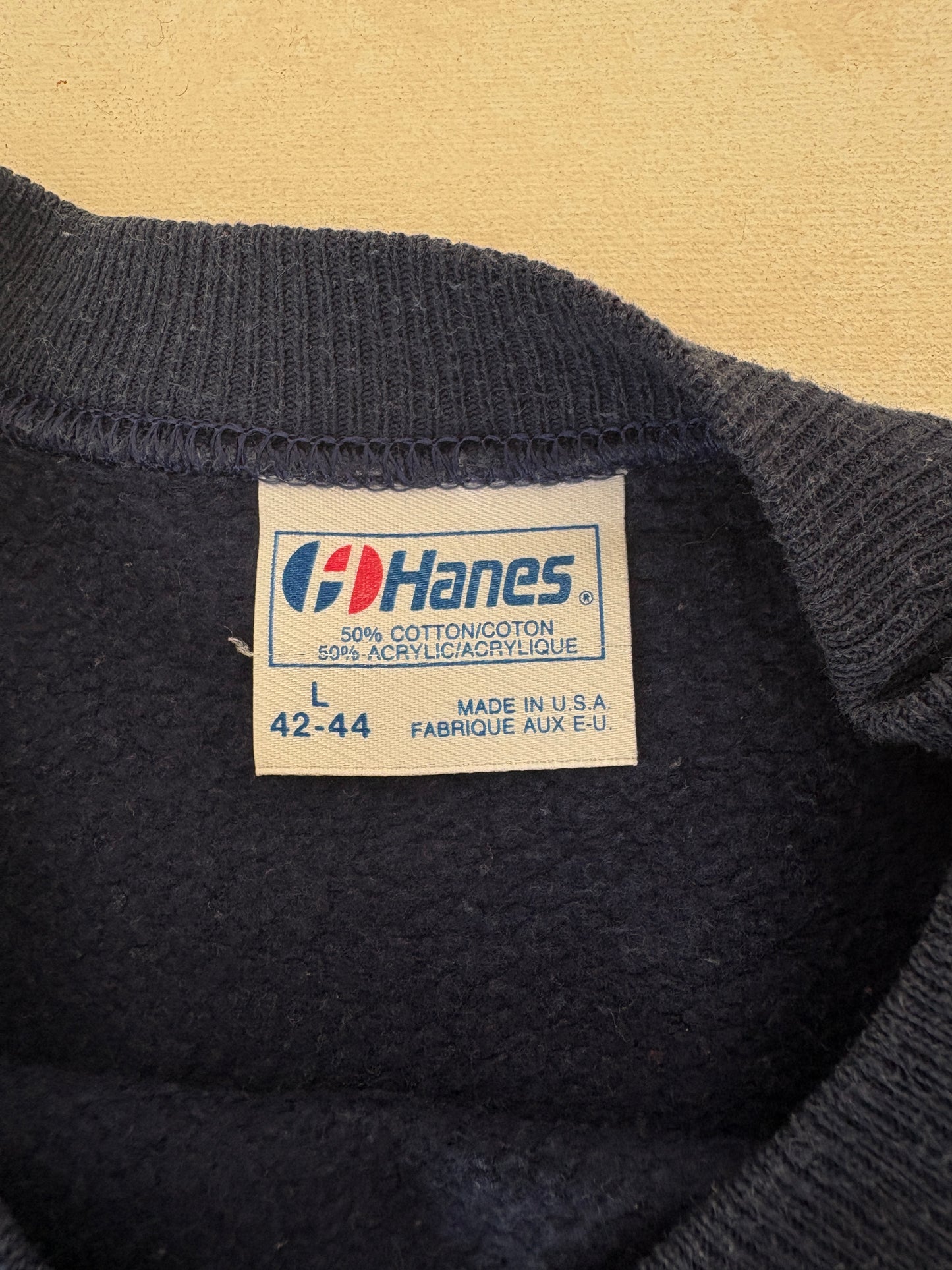 Size L Crew Neck Georgetown Made in USA By Hanes - USA Vintage Bcn