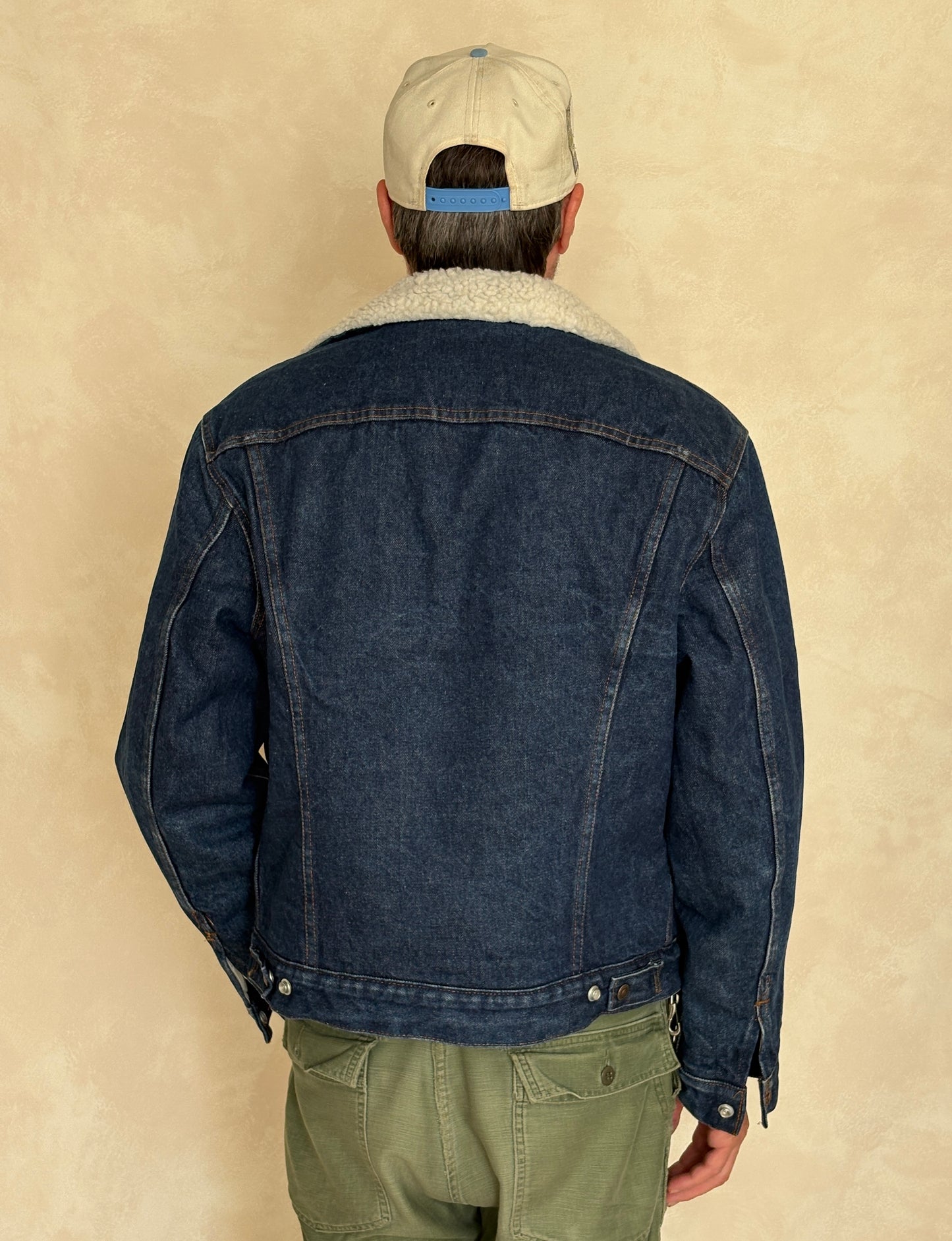 Size 42US/52EU. 4 pockets Vintage 80s Levis fleece Jacket Made in USA.