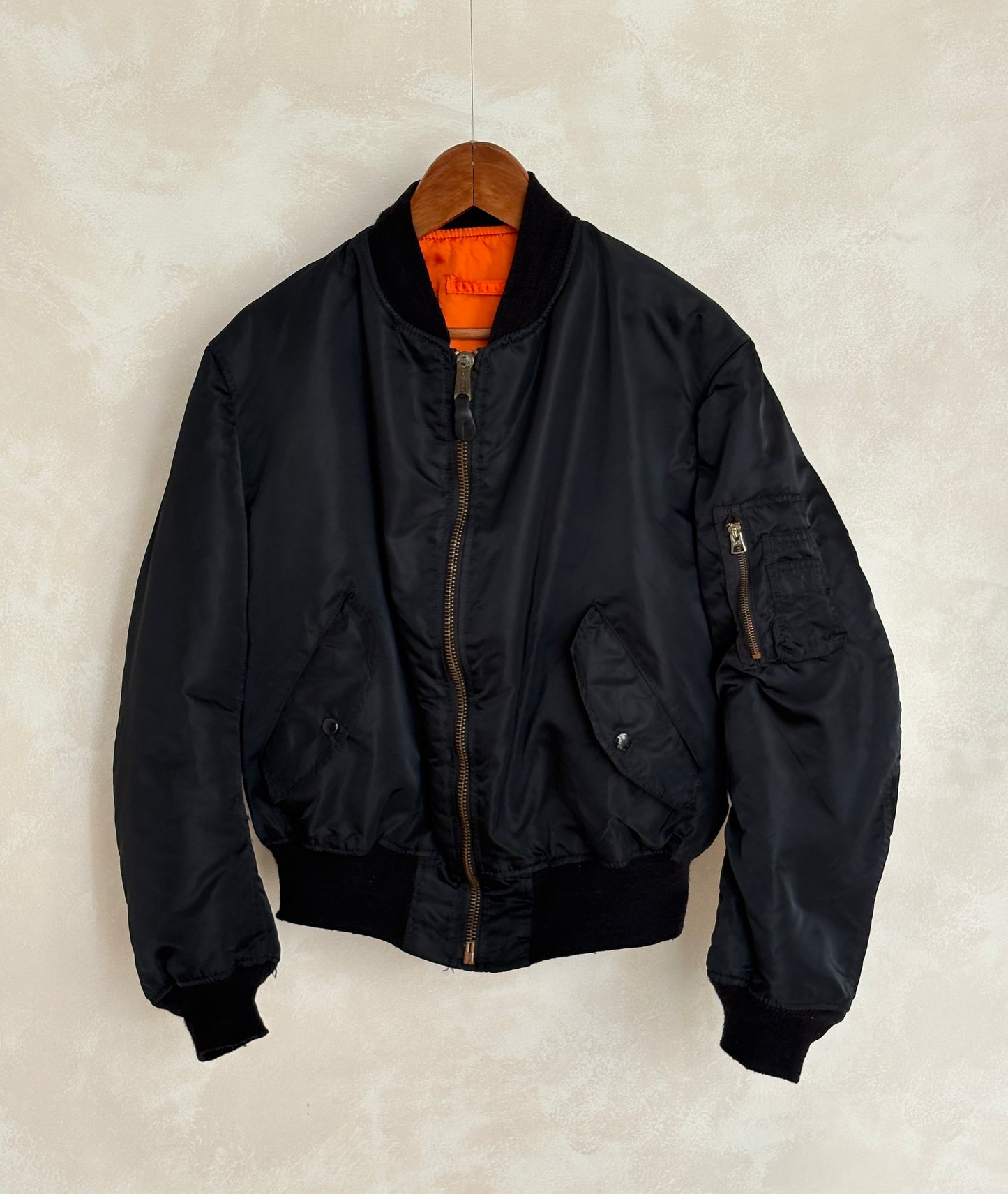 XL. vintage 90s Alpha Industries flying intermediate type MA-1 jacket, Made in USA