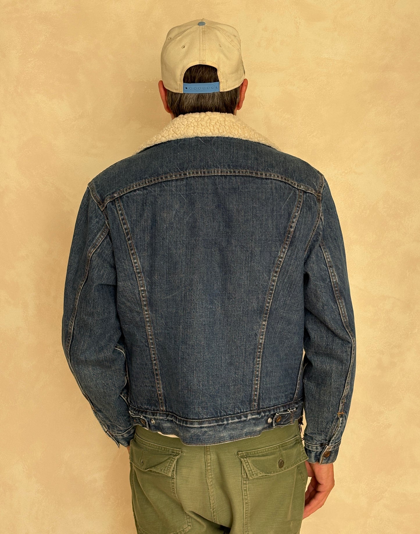 Size 44US / 54EU. 2 pockets Vintage Levis fleece-sherpa Jacket Made in USA.