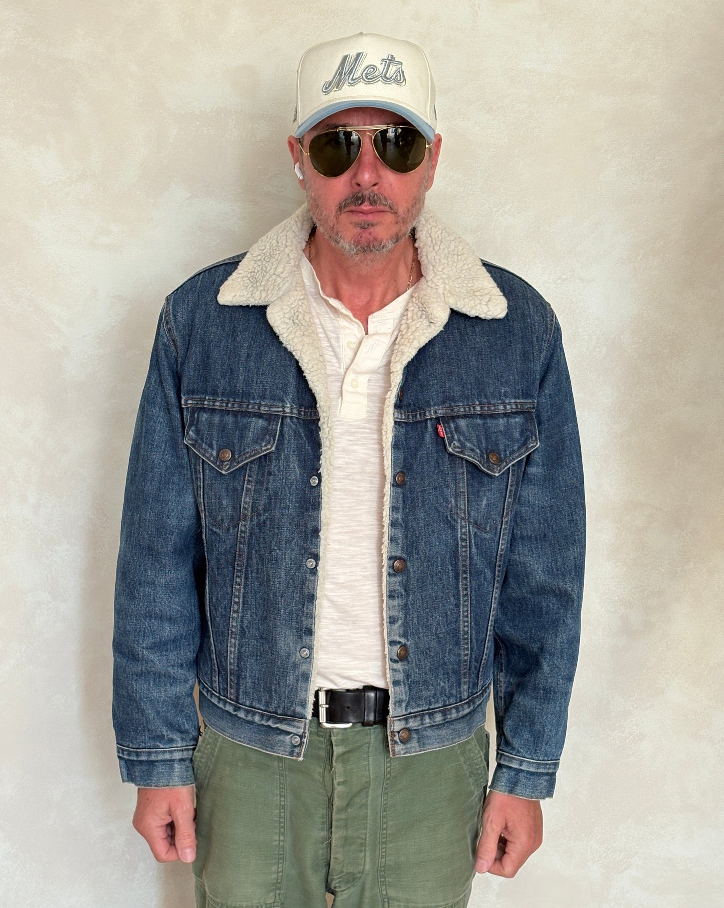 Size 42US / 52EU. 2 pockets Vintage Levis fleece Jacket Made in USA.