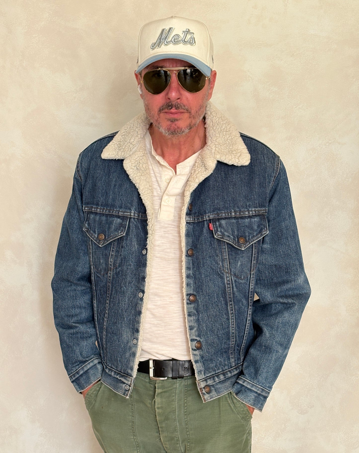 Size 42US / 52EU. 2 pockets Vintage Levis fleece Jacket Made in USA.