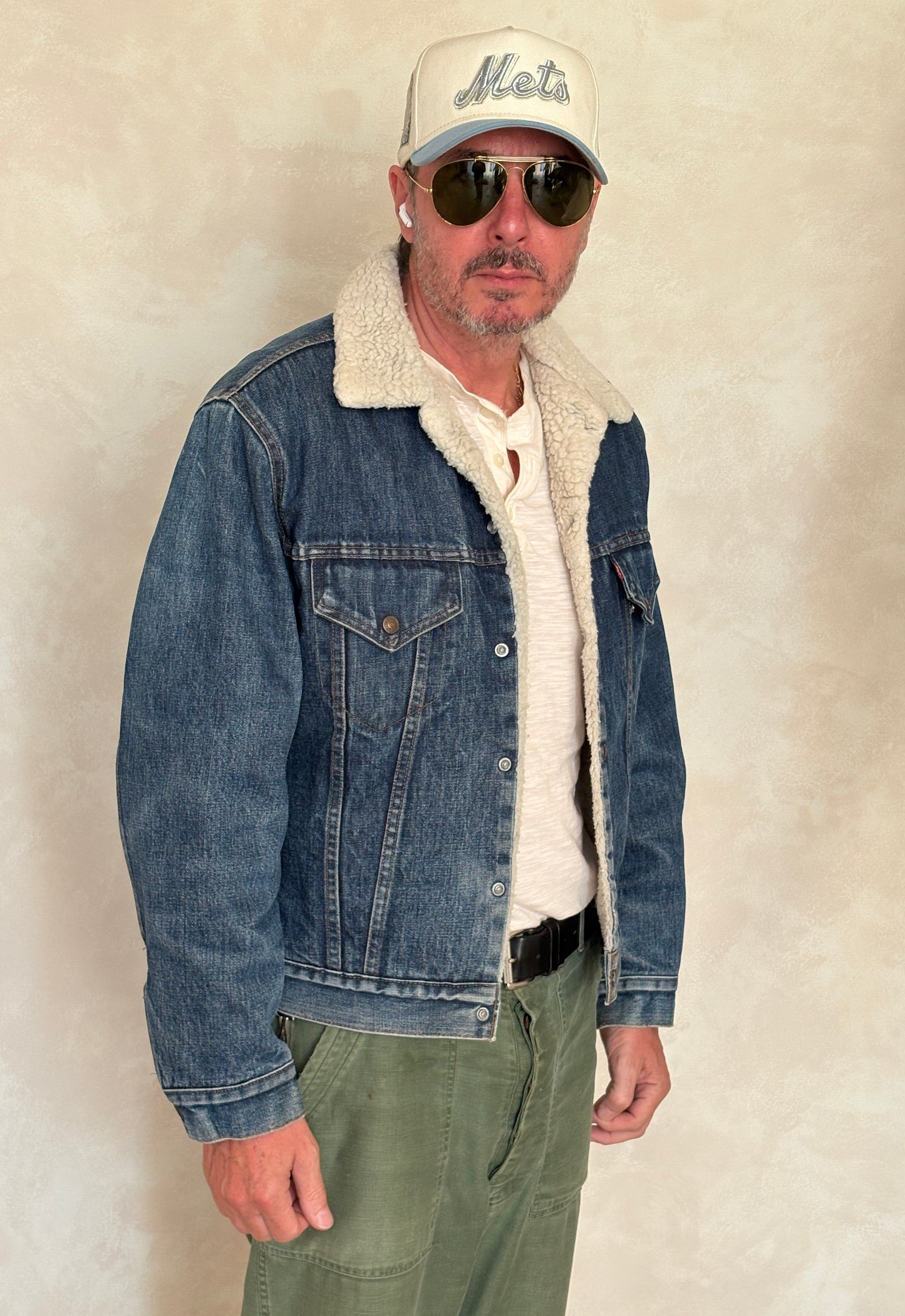 Size 42US / 52EU. 2 pockets Vintage Levis fleece Jacket Made in USA.