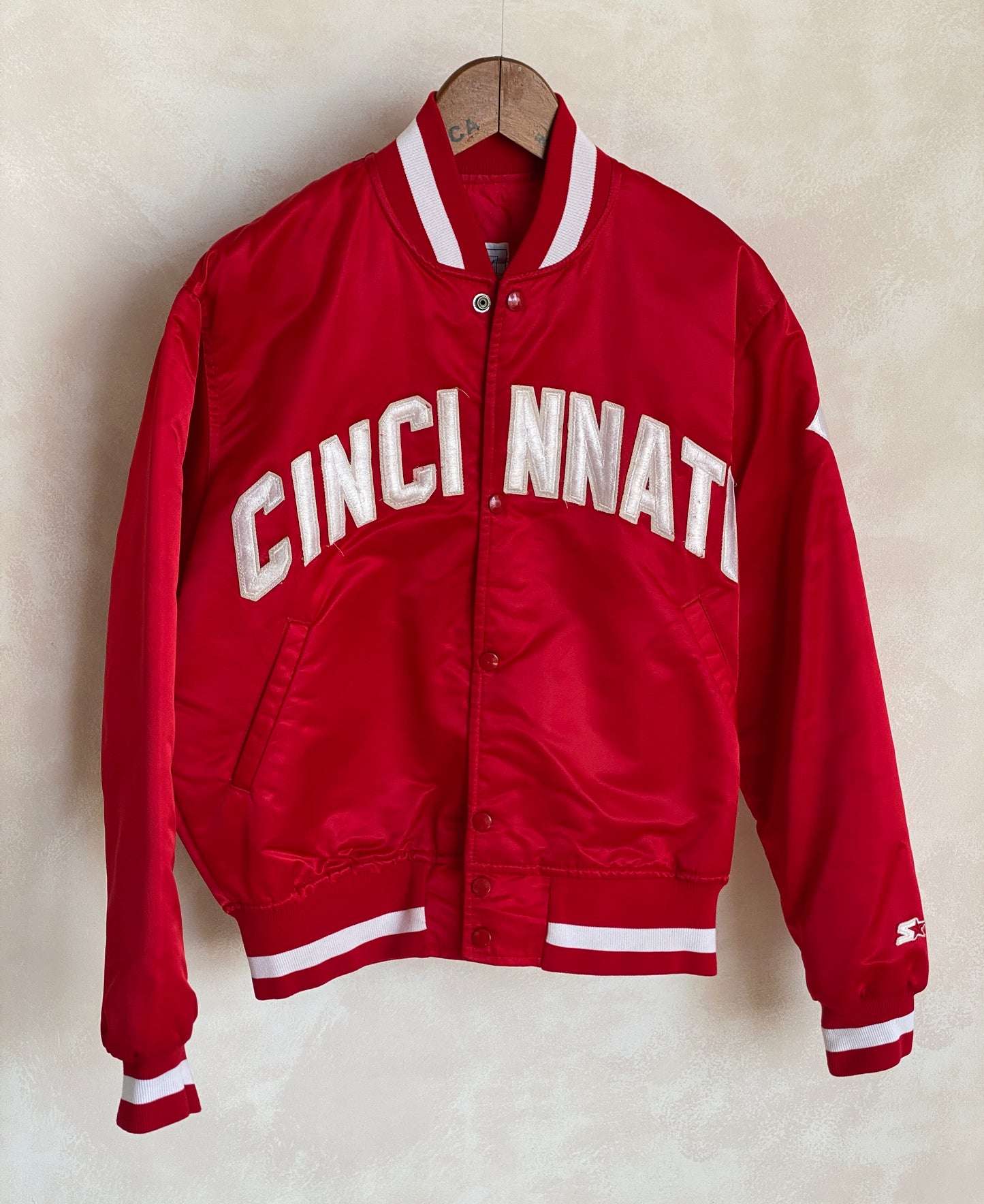 Med.  80s Vintage Cincinnati Starter jacket Made in USA