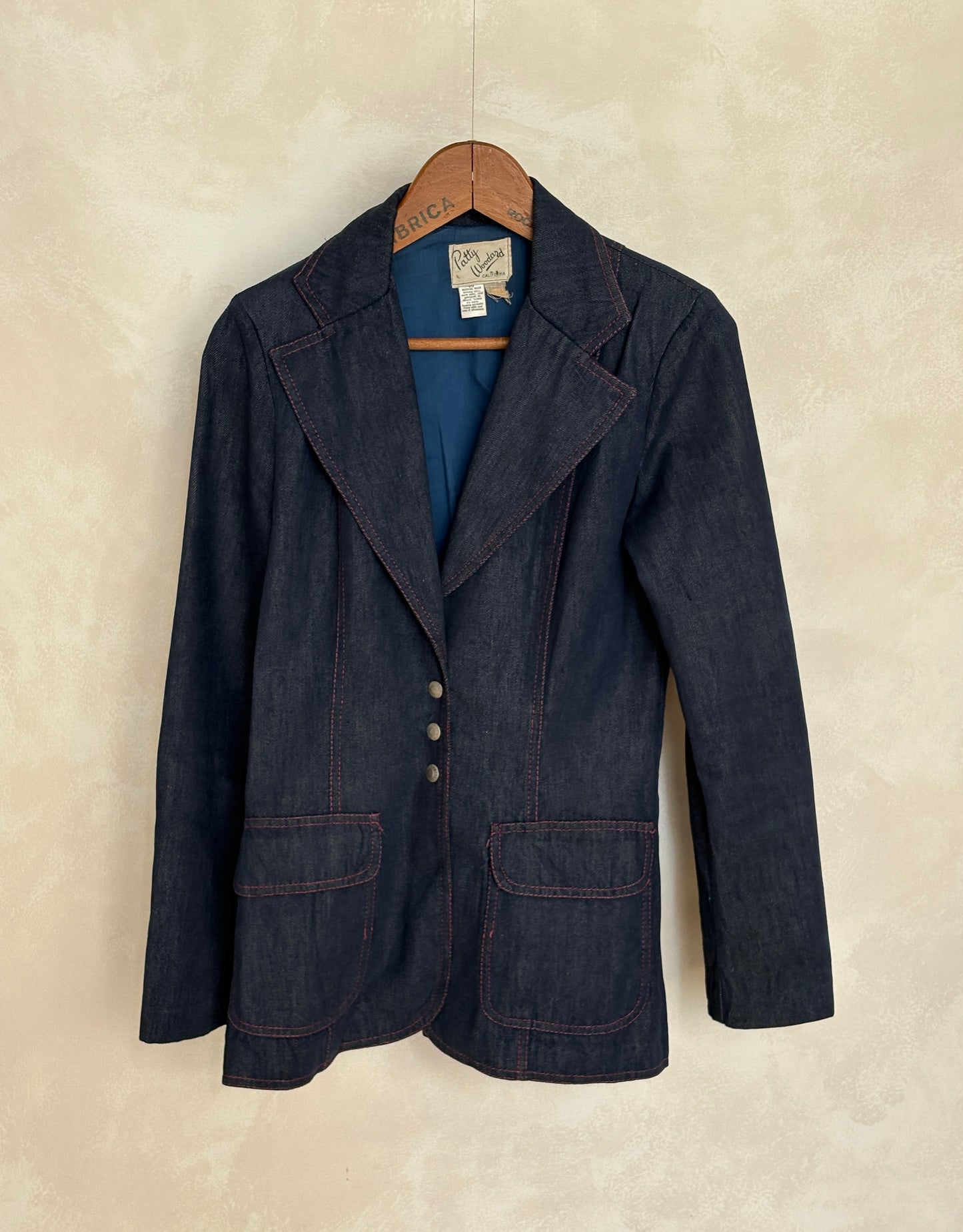 Size 36US .Vintage 1970s Patty Woodard Denim Blazer — Made in California