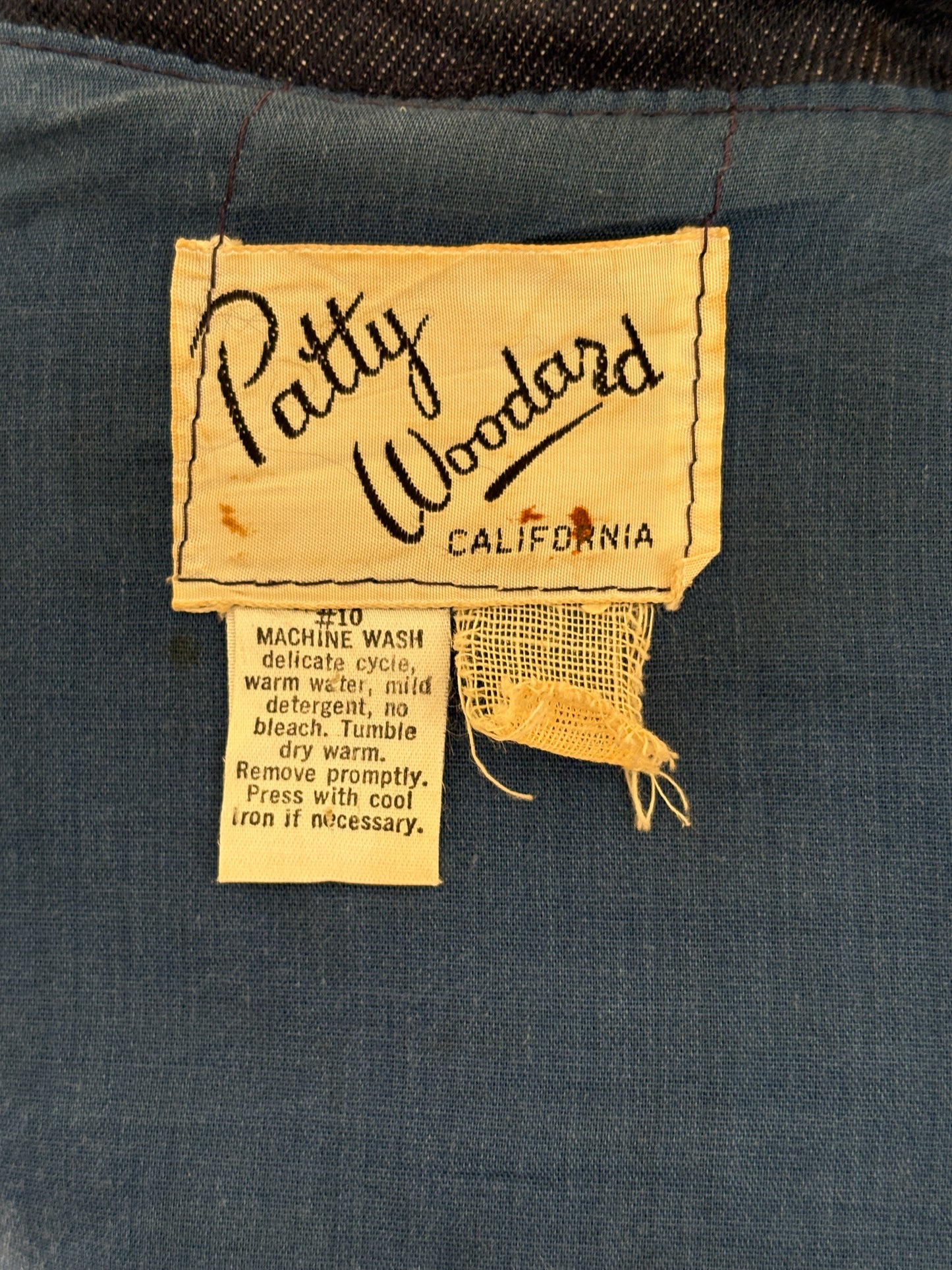 Size 36US .Vintage 1970s Patty Woodard Denim Blazer — Made in California