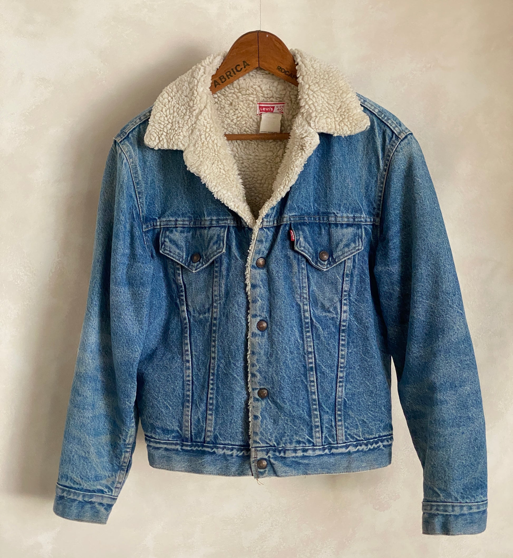 Vintage Levi’s faux sherpa fleece denim jacket made in USA, size 40US / 50EU.