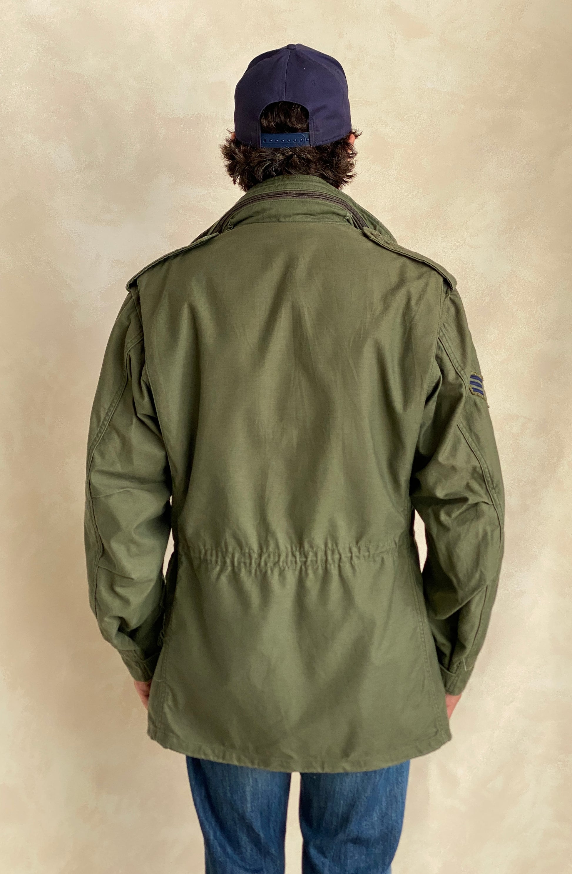Authentic 1987 US Army M-65 field jacket, classic military vintage coat in size Medium Long