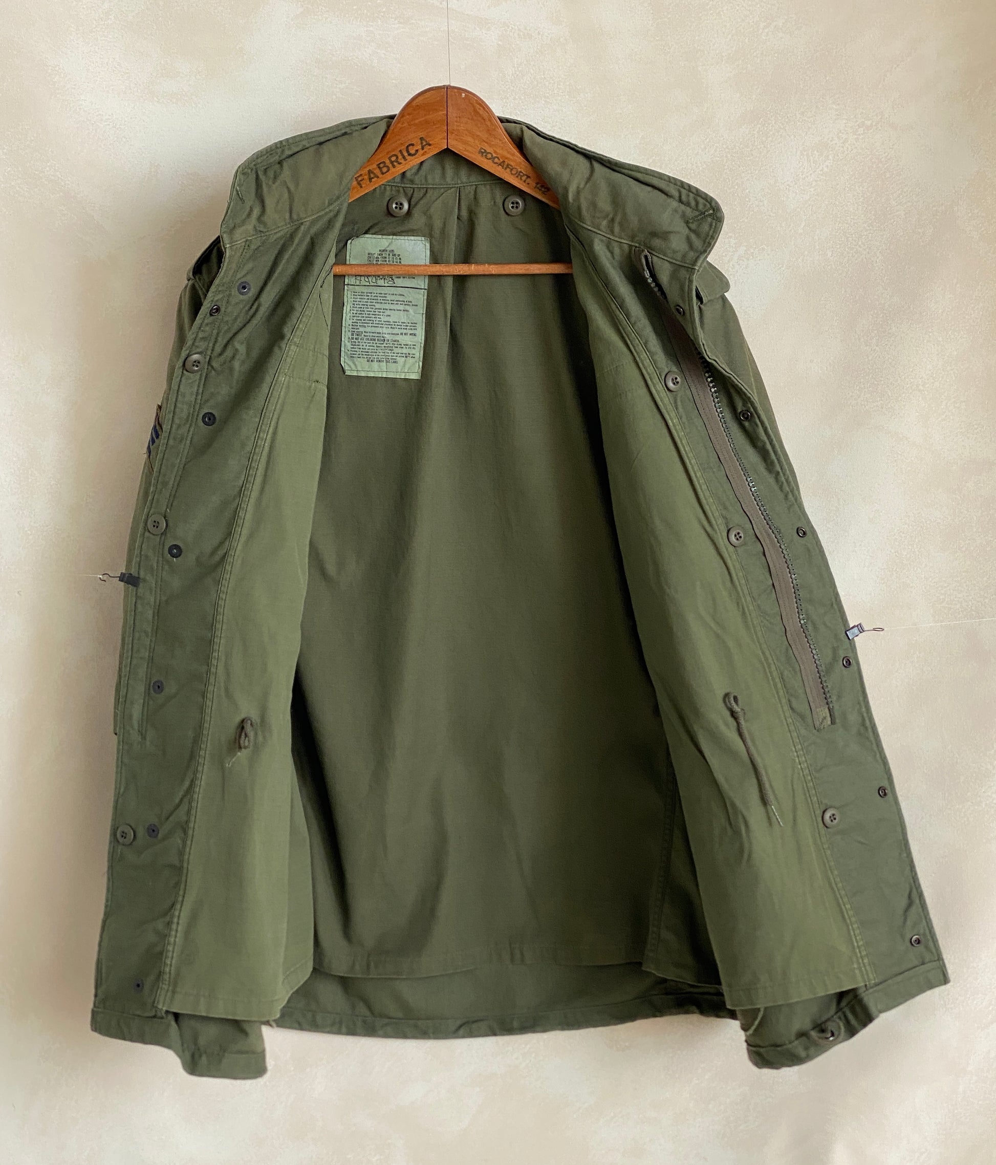 Authentic 1987 US Army M-65 field jacket, classic military vintage coat in size Medium Long