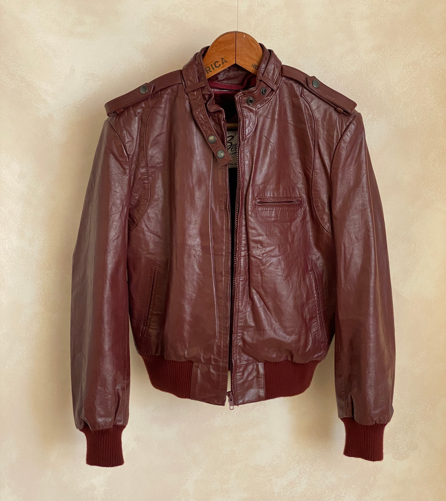 Size 12US Vintage 80s  leather jacket removable lining