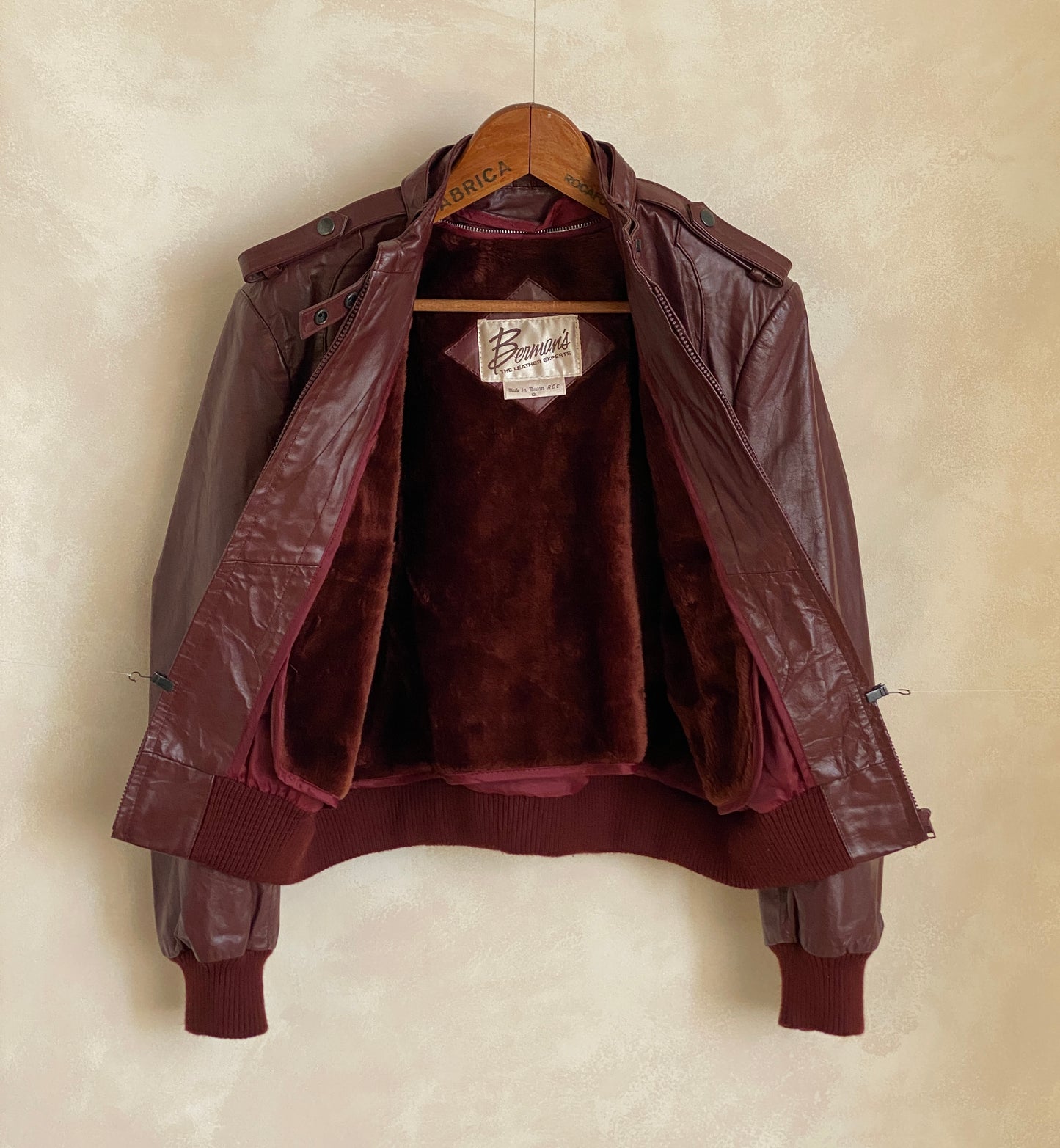 Size 12US Vintage 80s  leather jacket removable lining