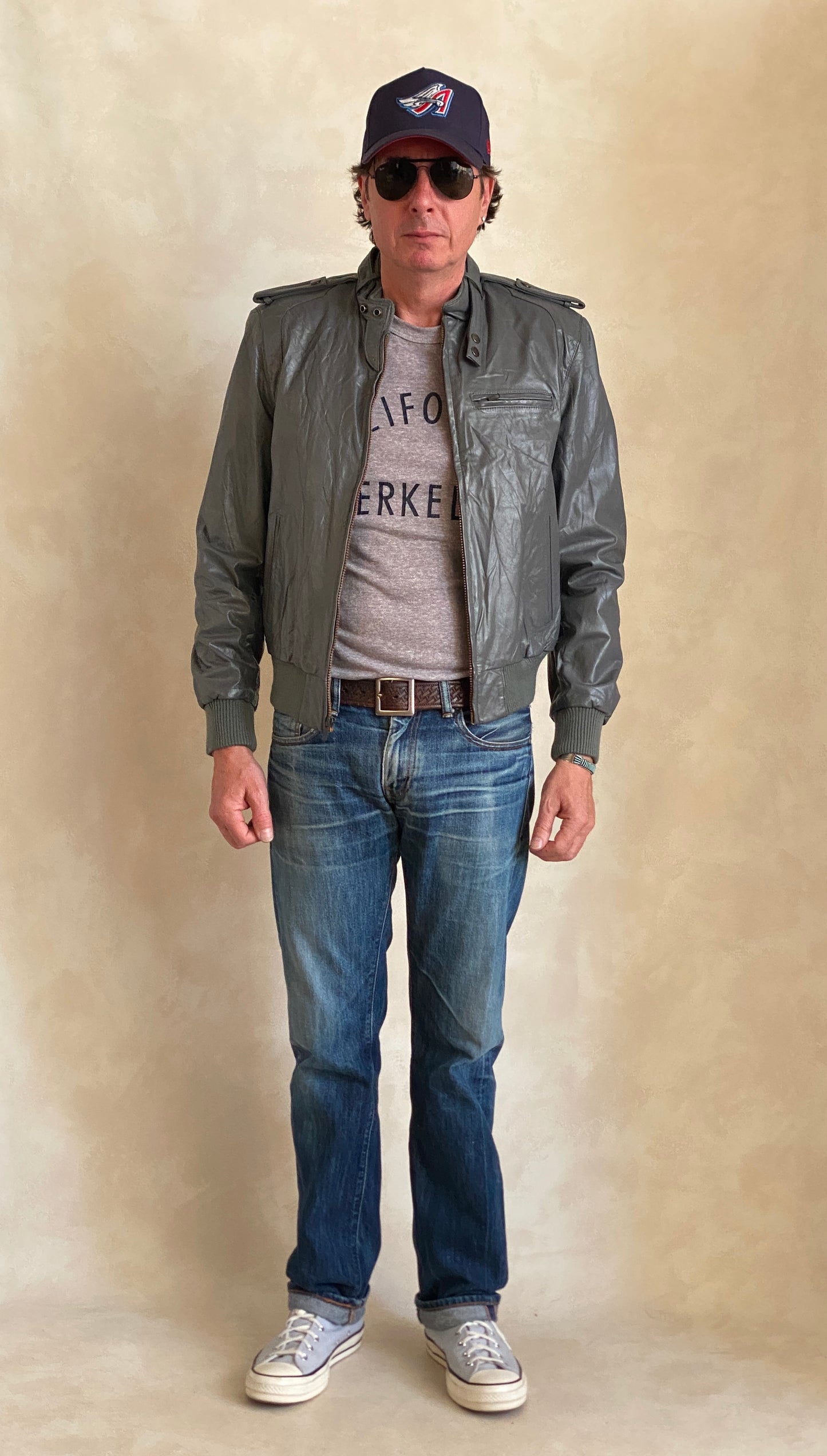 Size 38 US (48 EU) Vintage 80s  leather  jacket with removable lining
