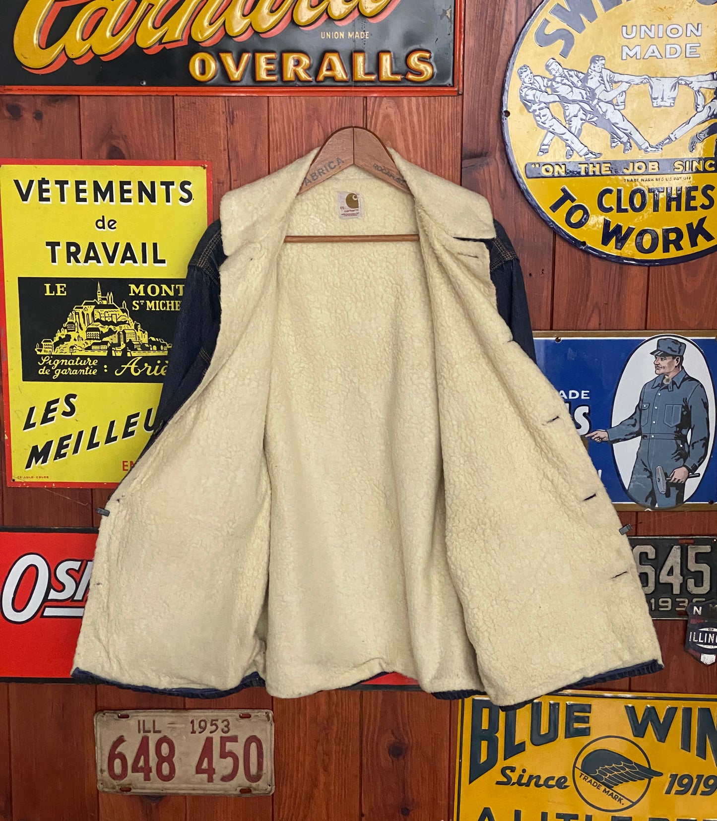 Vintage 1970s Carhartt work jacket with faux sherpa lining, size 46US / 56EU.