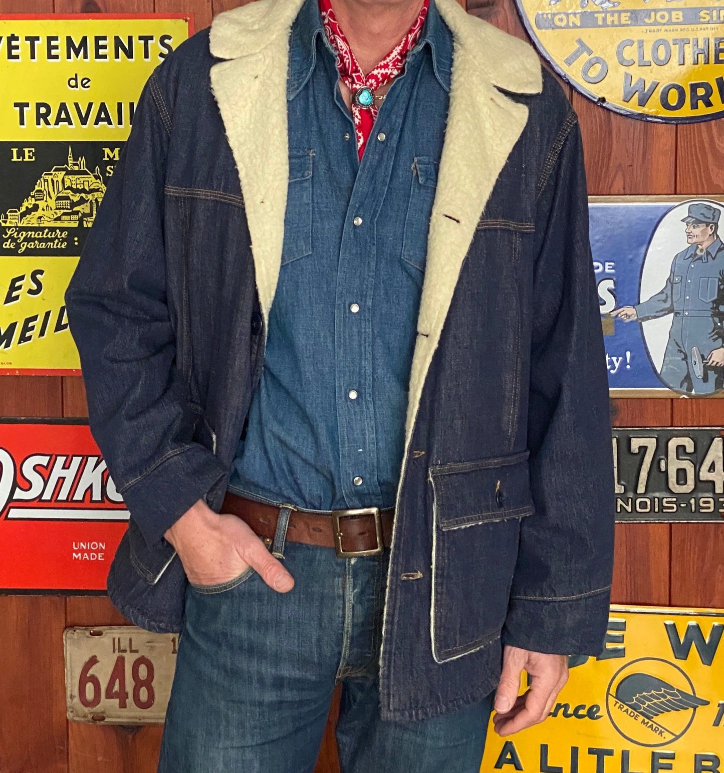 Vintage 1970s Carhartt work jacket with faux sherpa lining, size 46US / 56EU.
