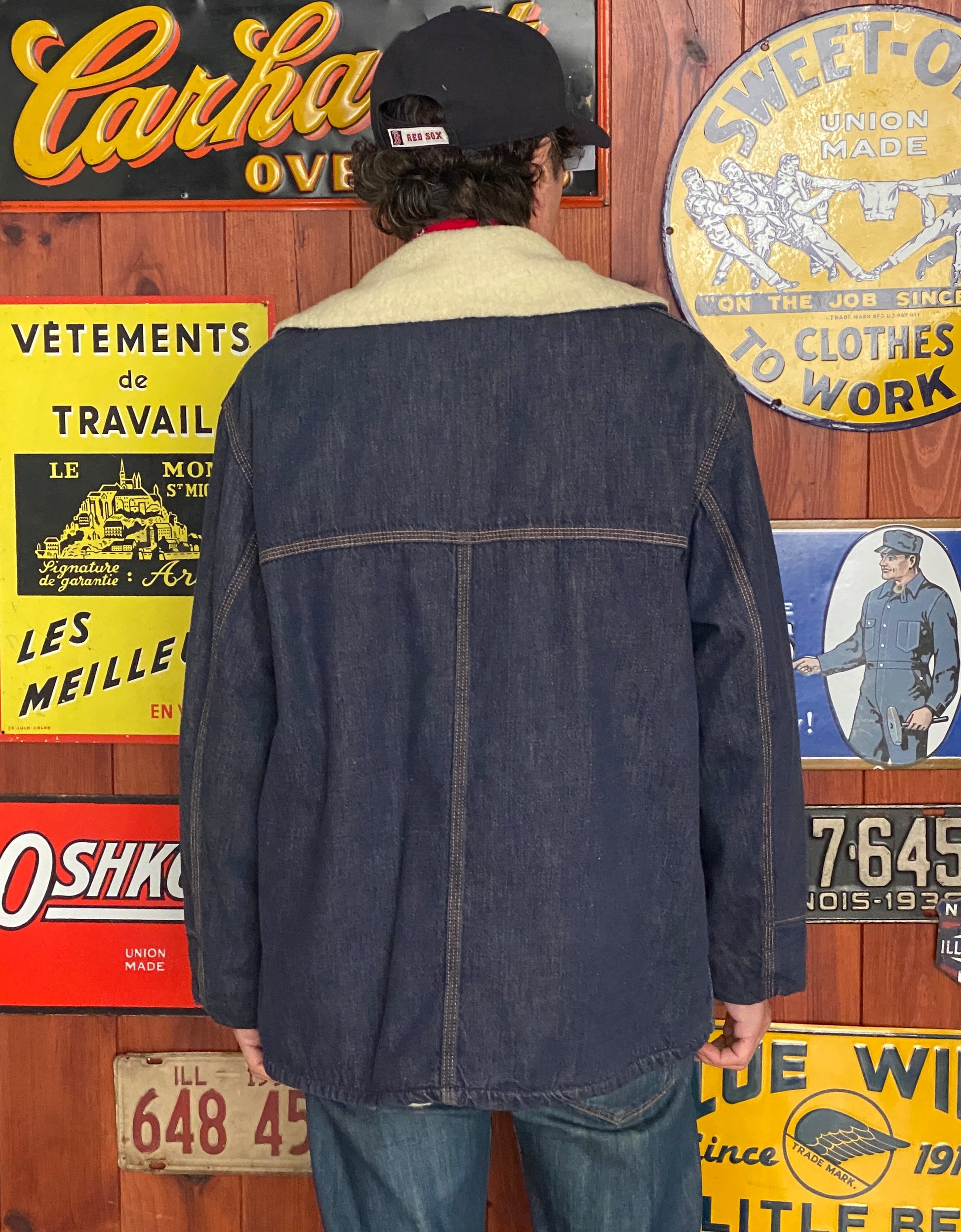 Vintage 1970s Carhartt work jacket with faux sherpa lining, size 46US / 56EU.
