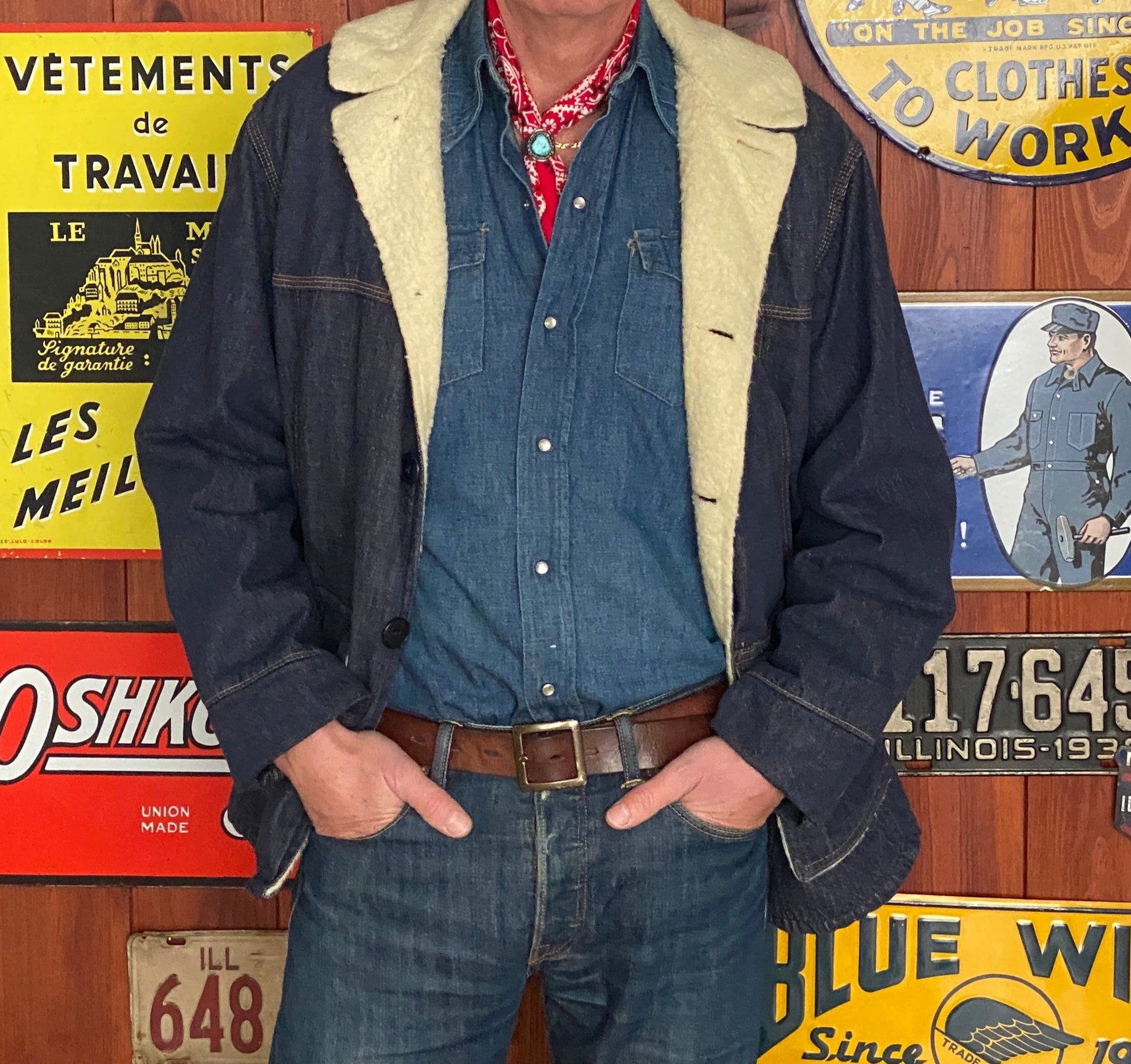 Vintage 1970s Carhartt work jacket with faux sherpa lining, size 46US / 56EU.