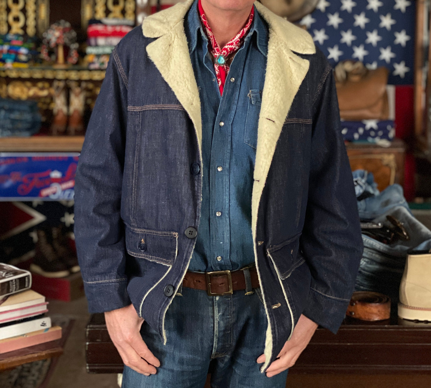 Vintage 1970s Carhartt work jacket with faux sherpa lining, size 46US / 56EU.