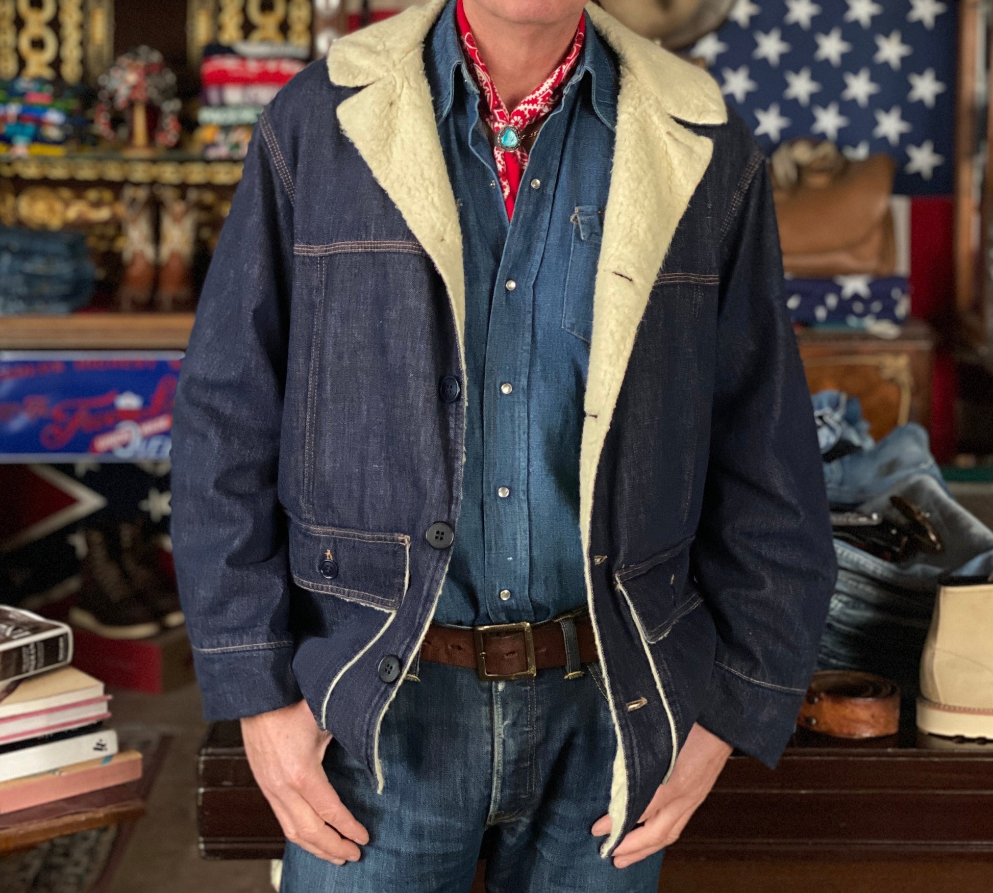 Vintage 1970s Carhartt work jacket with faux sherpa lining, size 46US / 56EU.