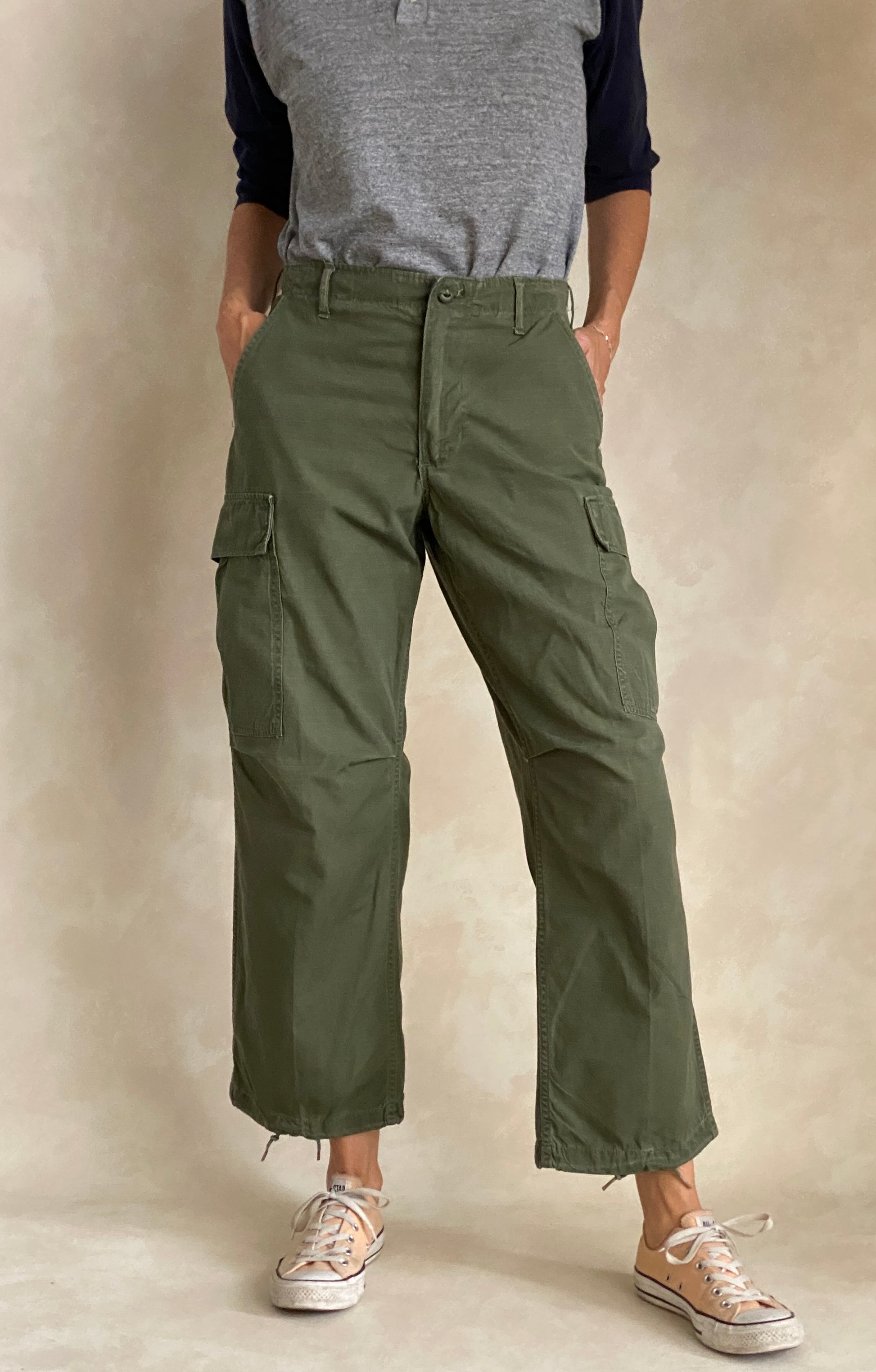 Small Short . 1969 Authentic US Army Vietnam war era OG-107 jungle pants. Fit 27 To 31 USA - USA Vintage Bcn