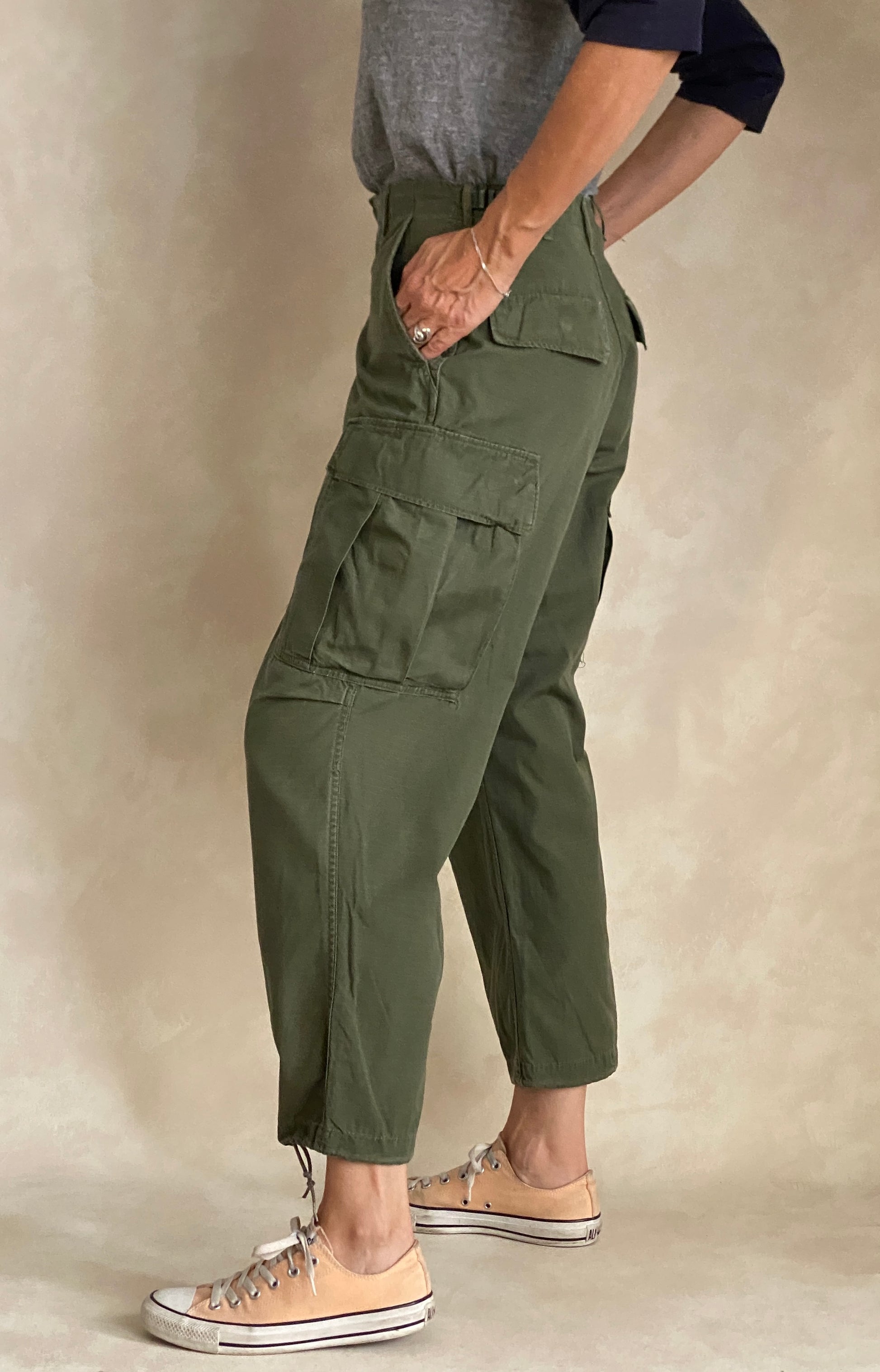 Small Short . 1969 Authentic US Army Vietnam war era OG-107 jungle pants. Fit 27 To 31 USA - USA Vintage Bcn