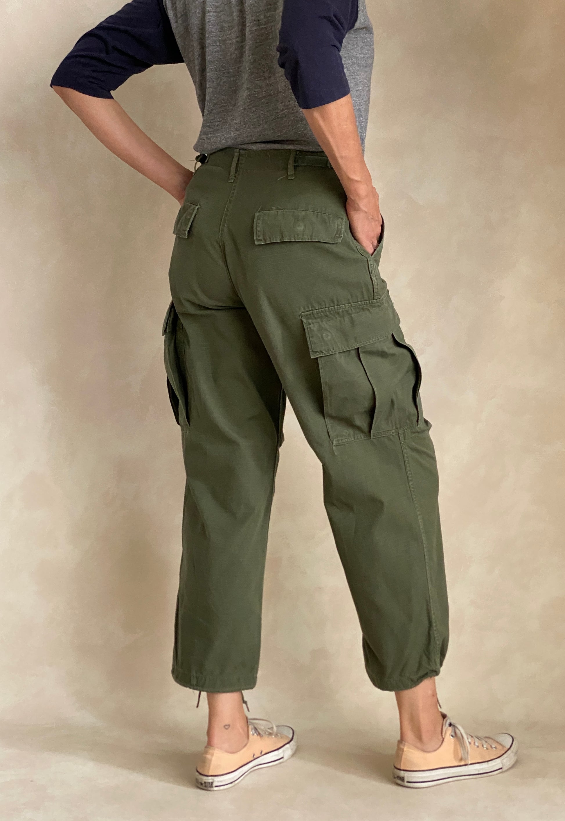 Small Short . 1969 Authentic US Army Vietnam war era OG-107 jungle pants. Fit 27 To 31 USA - USA Vintage Bcn